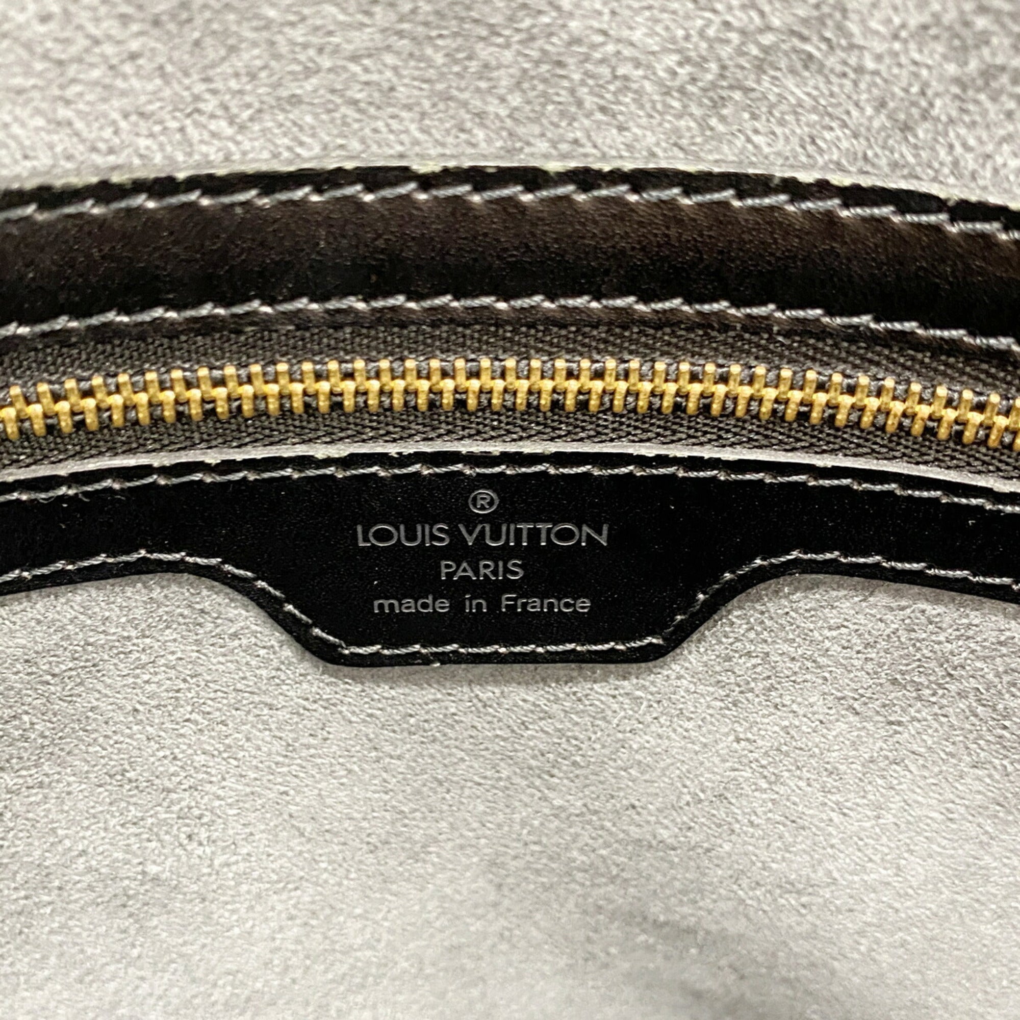 Louis Vuitton Noir Shoulder Bag (Pre-Owned)