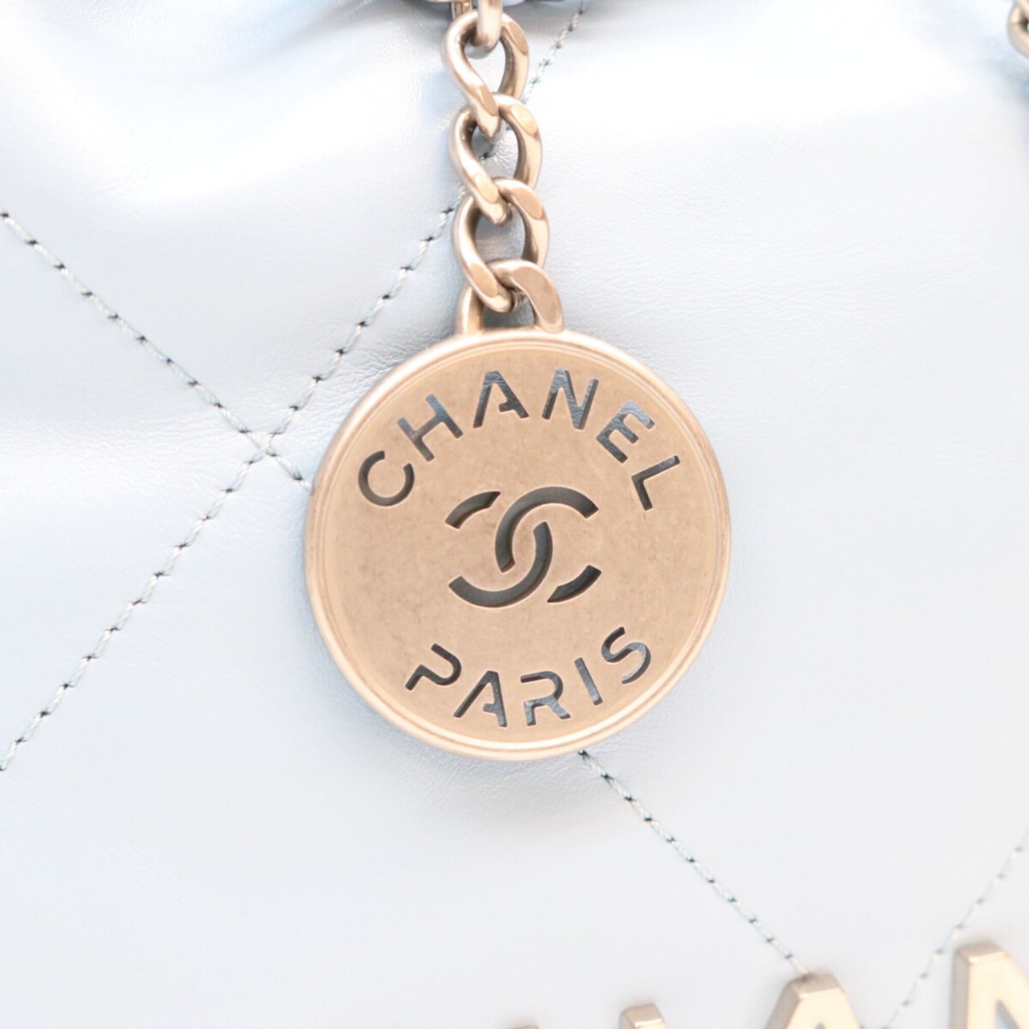 Chanel Blue Leather Shoulder Bag (Pre-Owned)