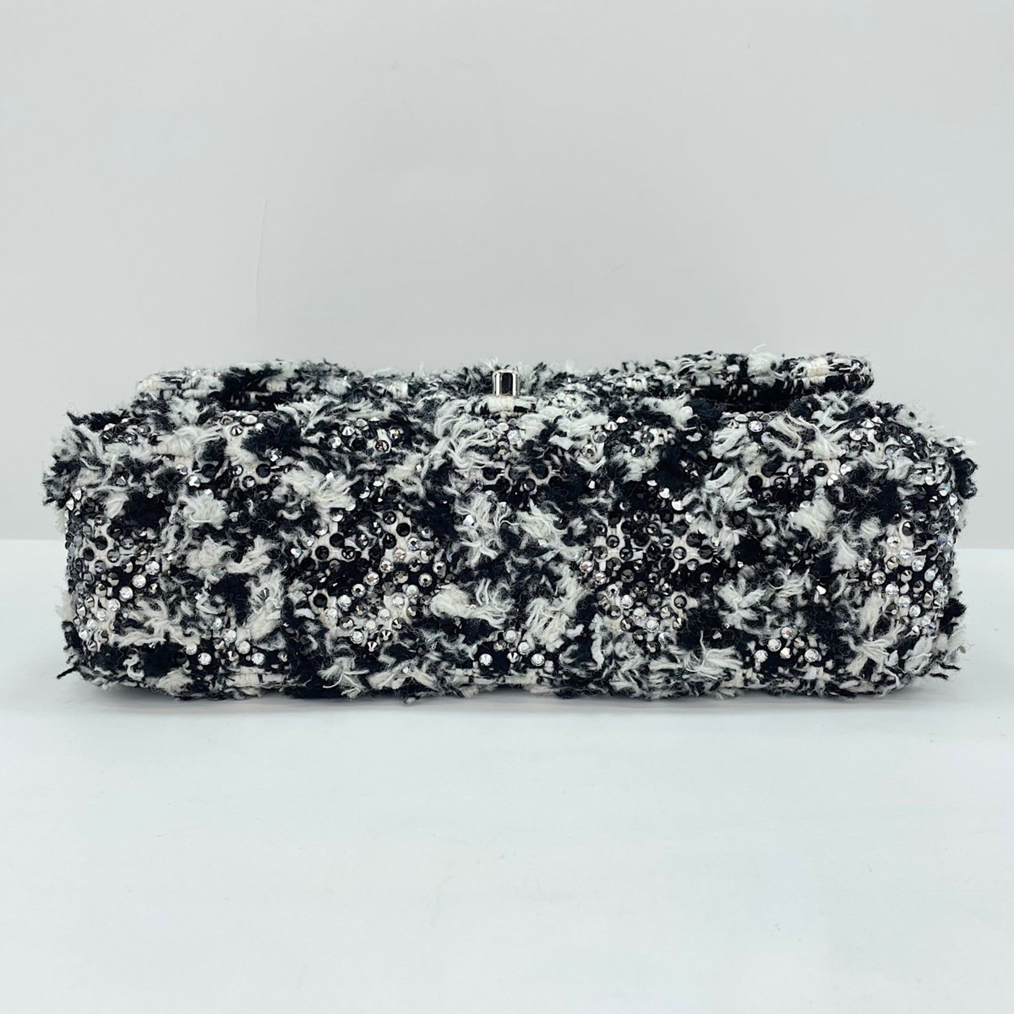 Chanel Black Shoulder Bag (Pre-Owned)