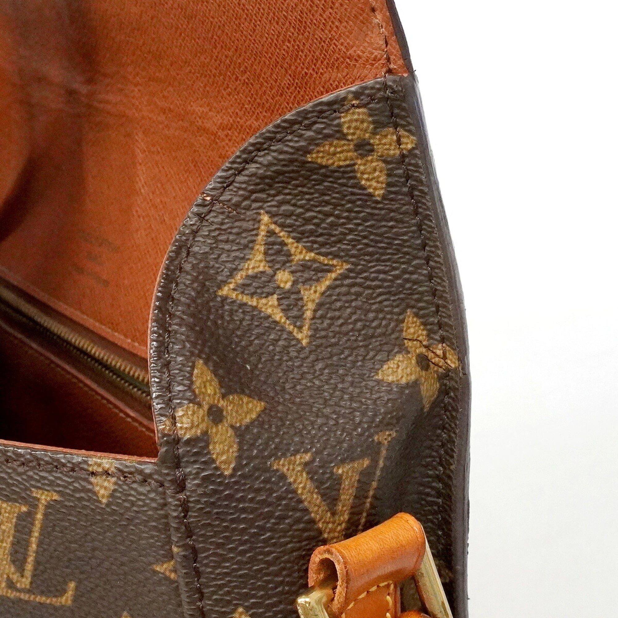 Louis Vuitton Brown Shoulder Bag (Pre-Owned)