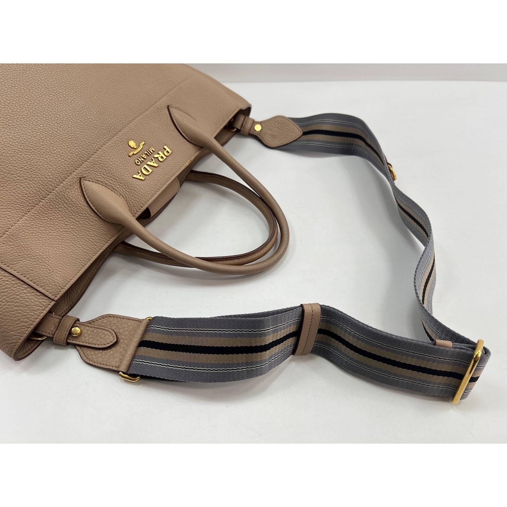 Prada Beige Tote Bag (Pre-Owned)