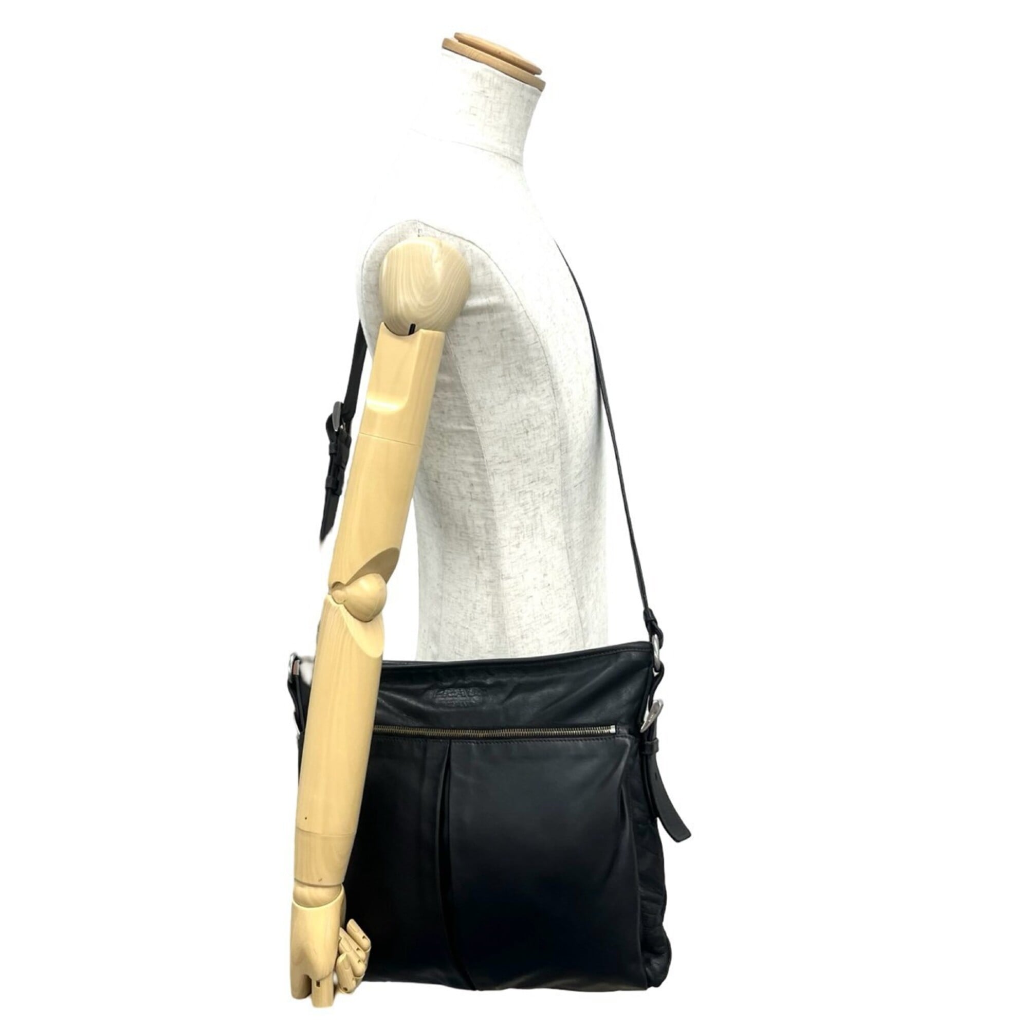 Prada Black Leather Shoulder Bag Tote Bag (Pre-Owned)