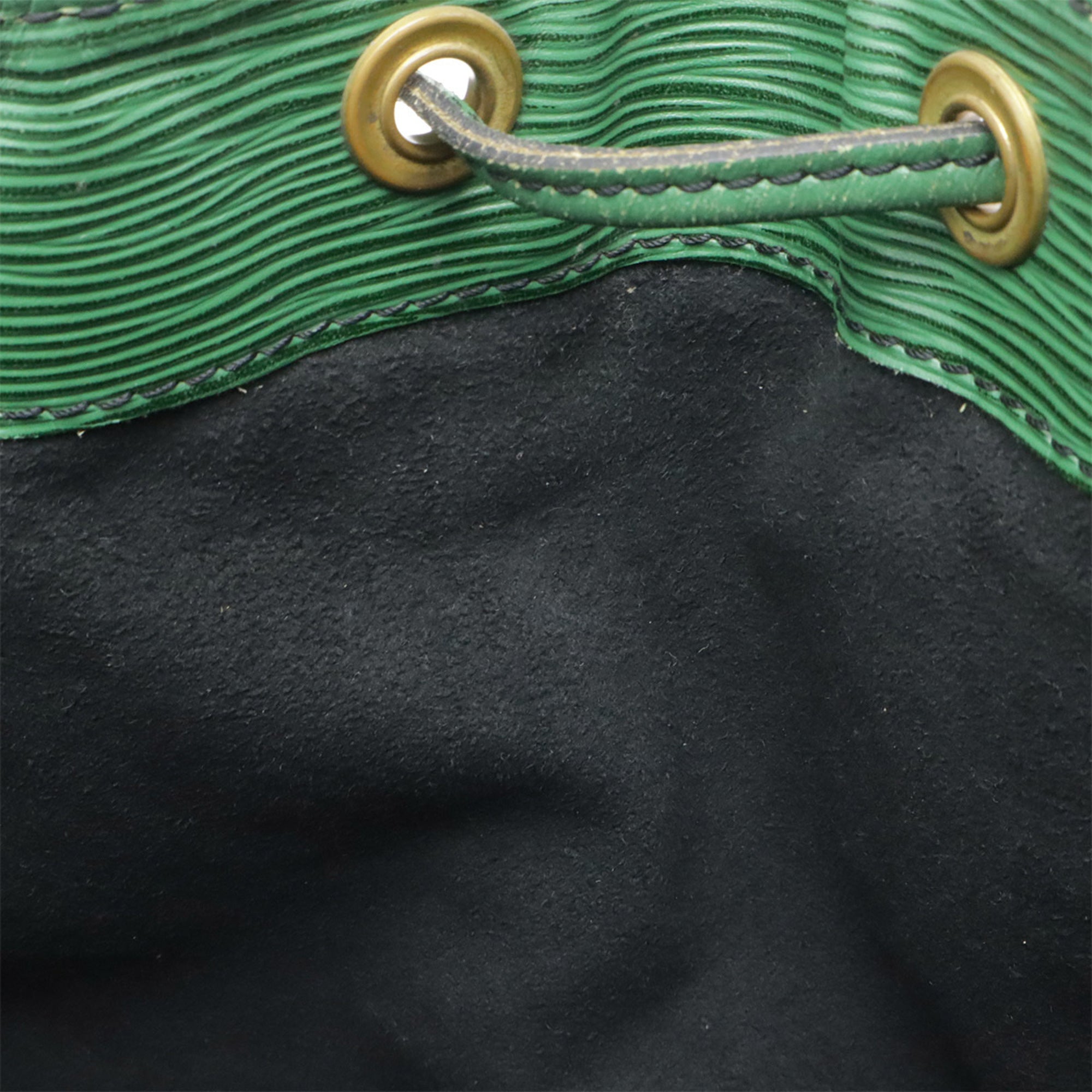 Louis Vuitton Borneo Green Green Epi Leather Shoulder Bag (Pre-Owned)