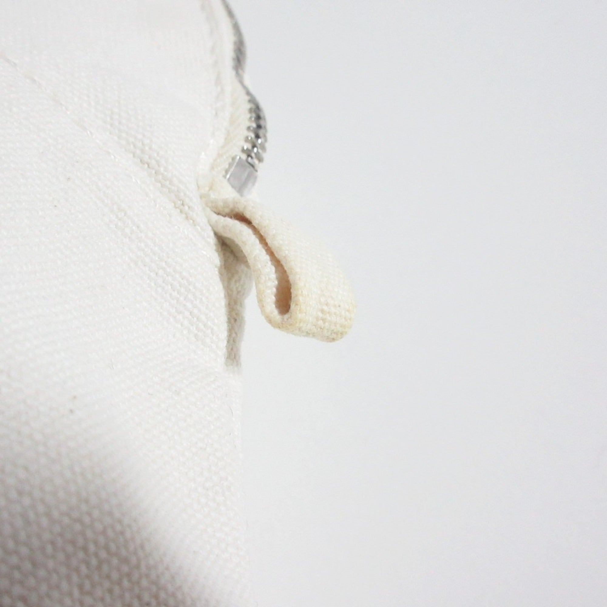 Hermes White Pouch (Pre-Owned)