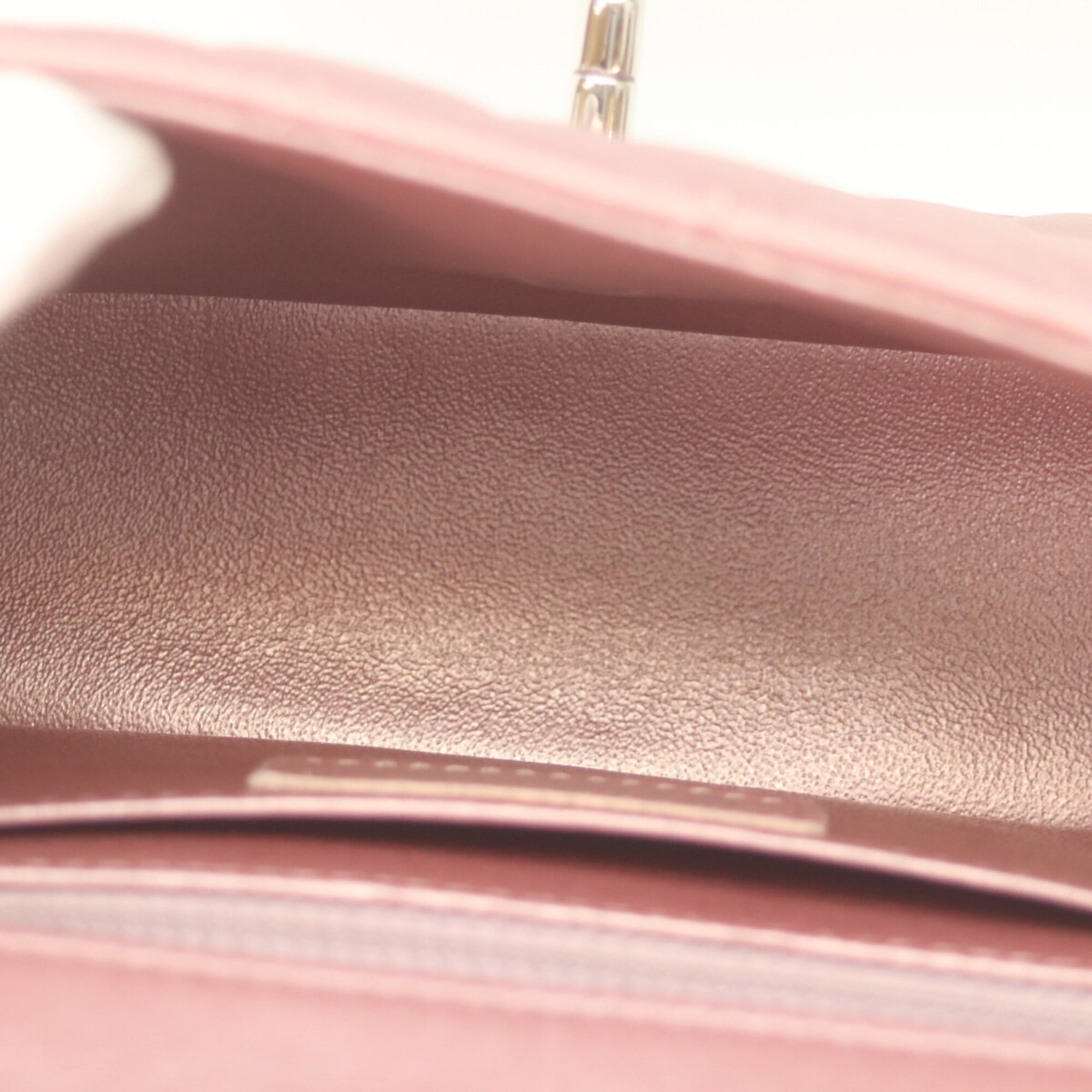 Chanel Metallic Pink Leather Shoulder Bag (Pre-Owned)