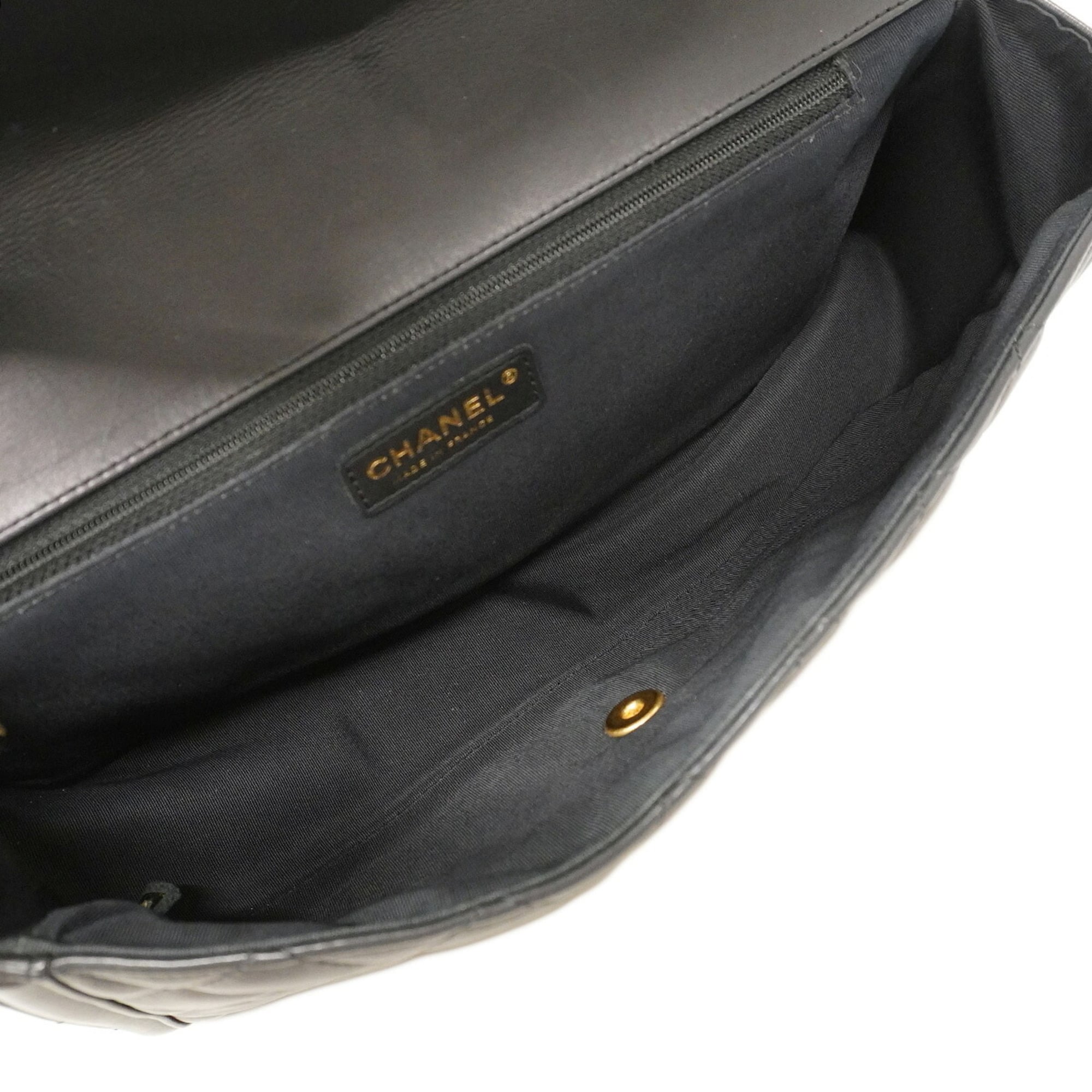 Chanel Black Leather Shoulder Bag (Pre-Owned)