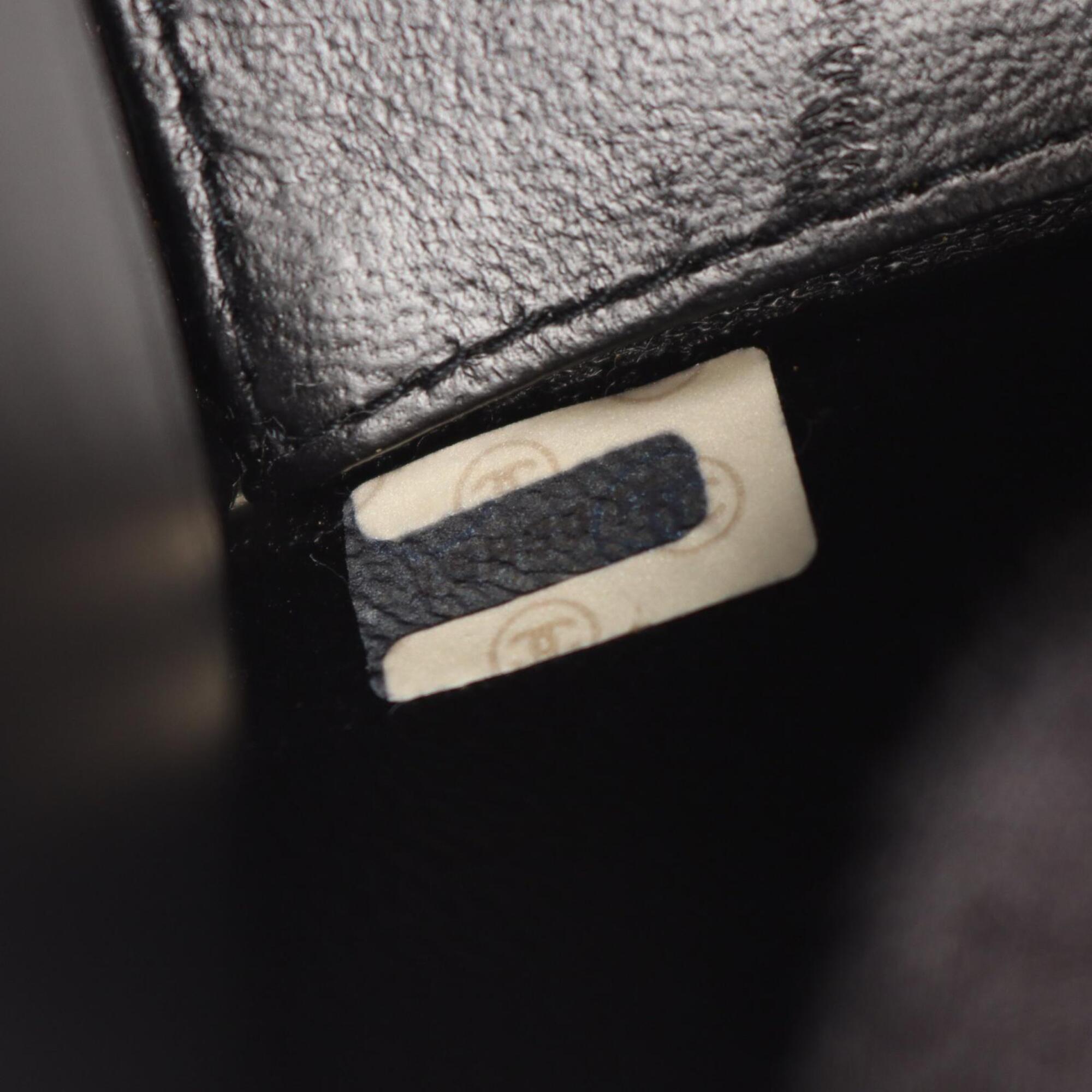 Chanel Black White Leather Handbag Shoulder Bag (Pre-Owned)
