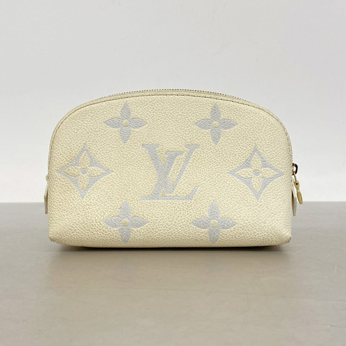 Louis Vuitton White Pouch (Pre-Owned)
