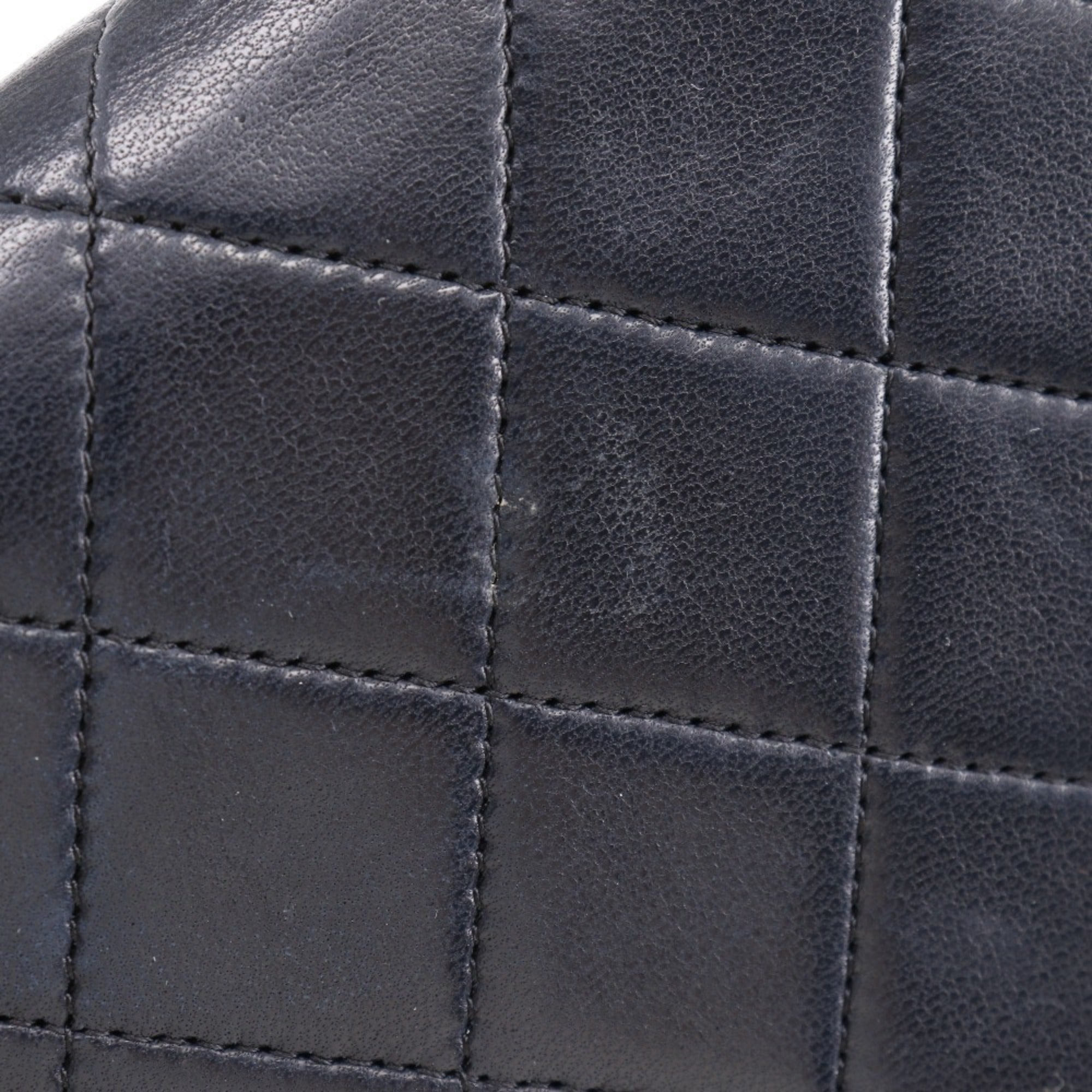 Chanel Black Leather Pochette Shoulder Bag (Pre-Owned)