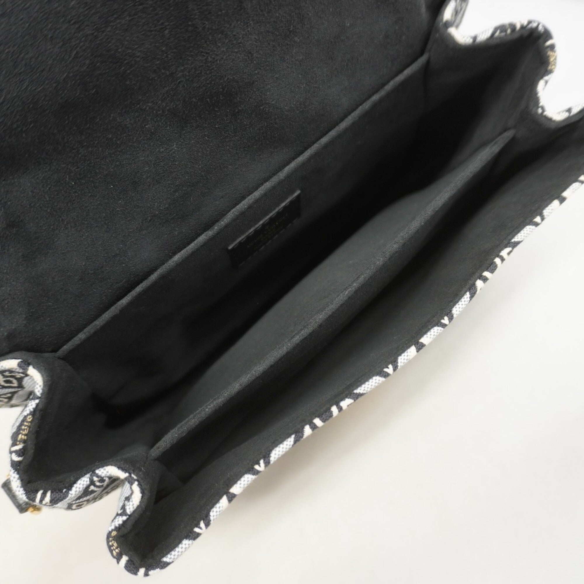 Louis Vuitton Black Handbag (Pre-Owned)