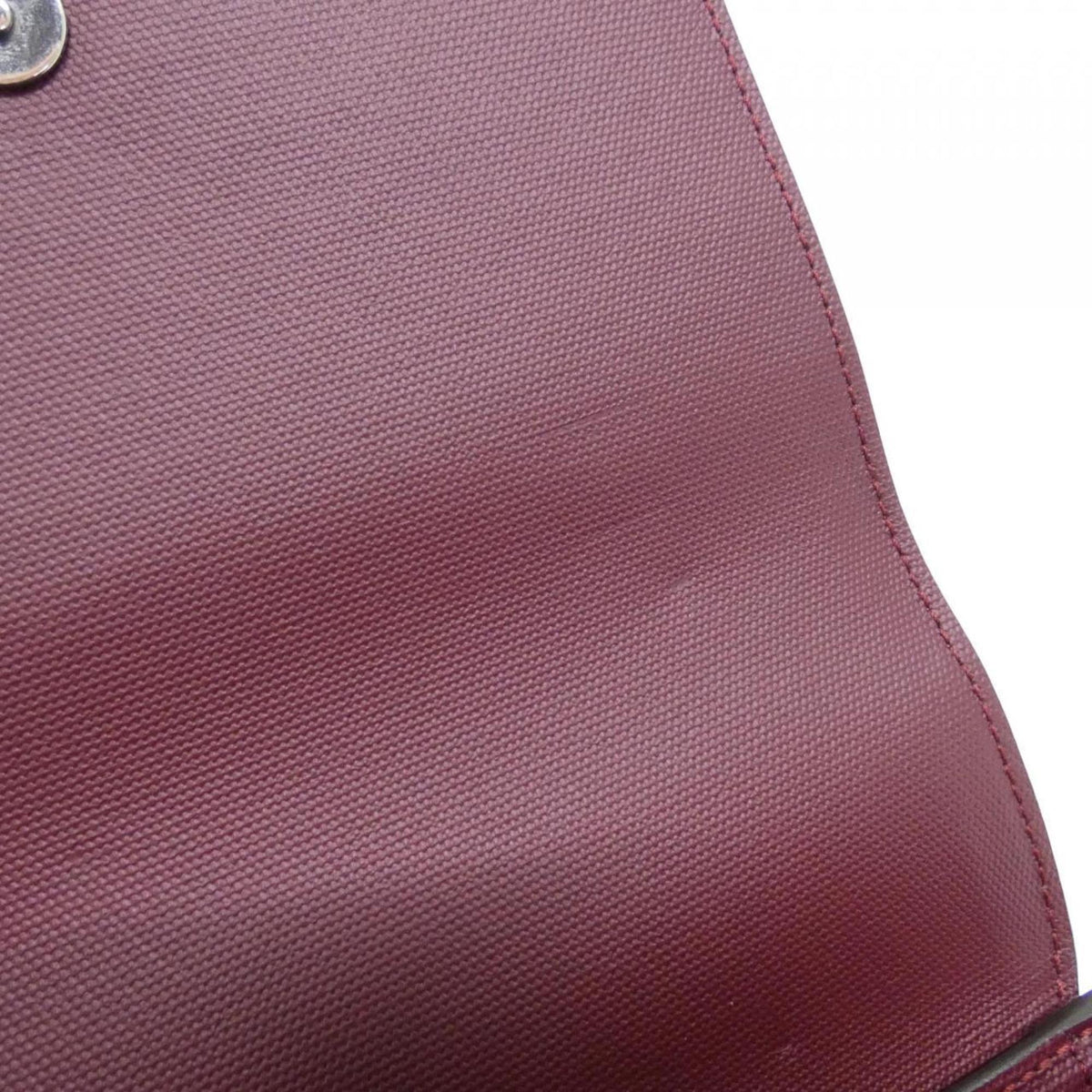 Gucci Silver Shoulder Bag (Pre-Owned)