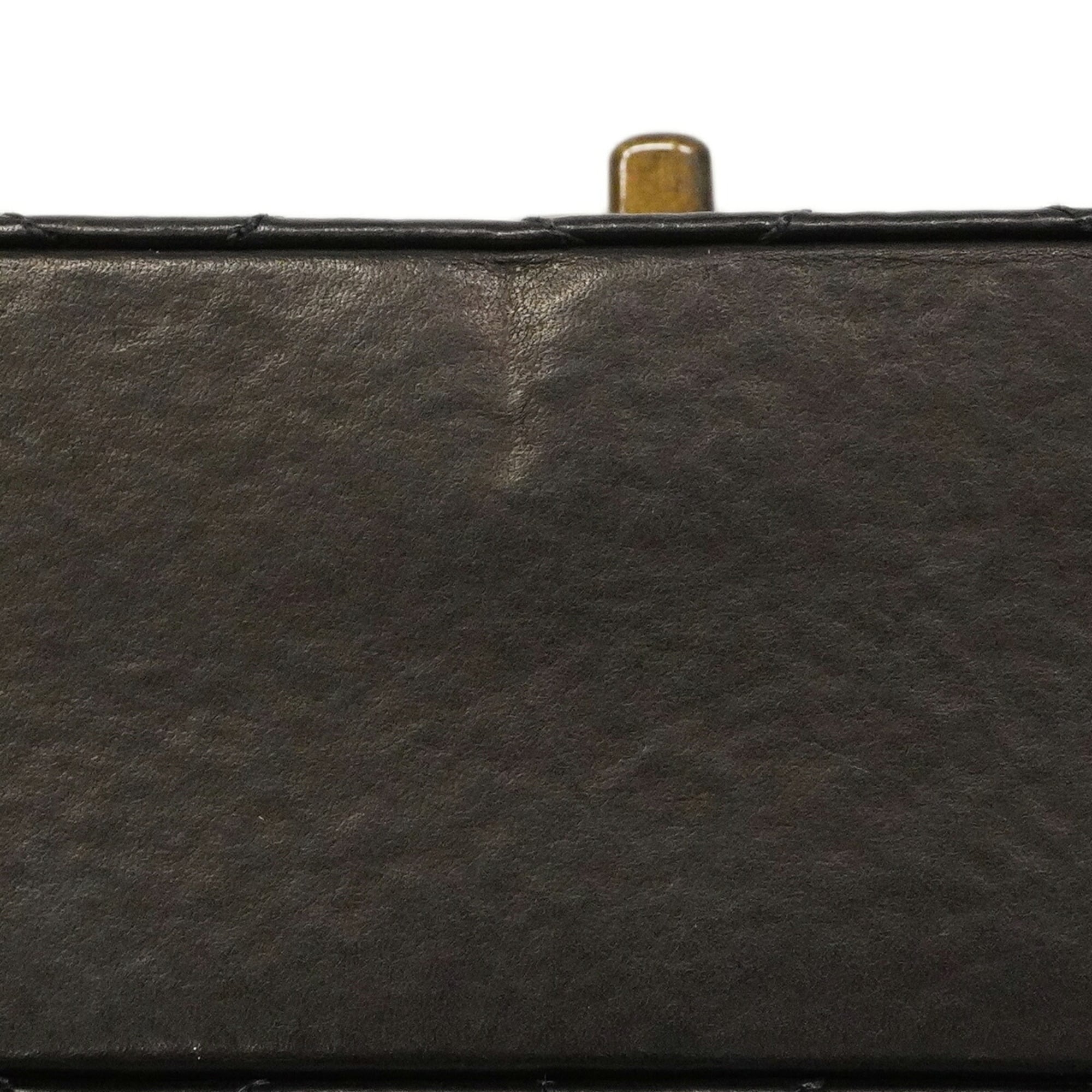 Chanel Black Leather Shoulder Bag (Pre-Owned)