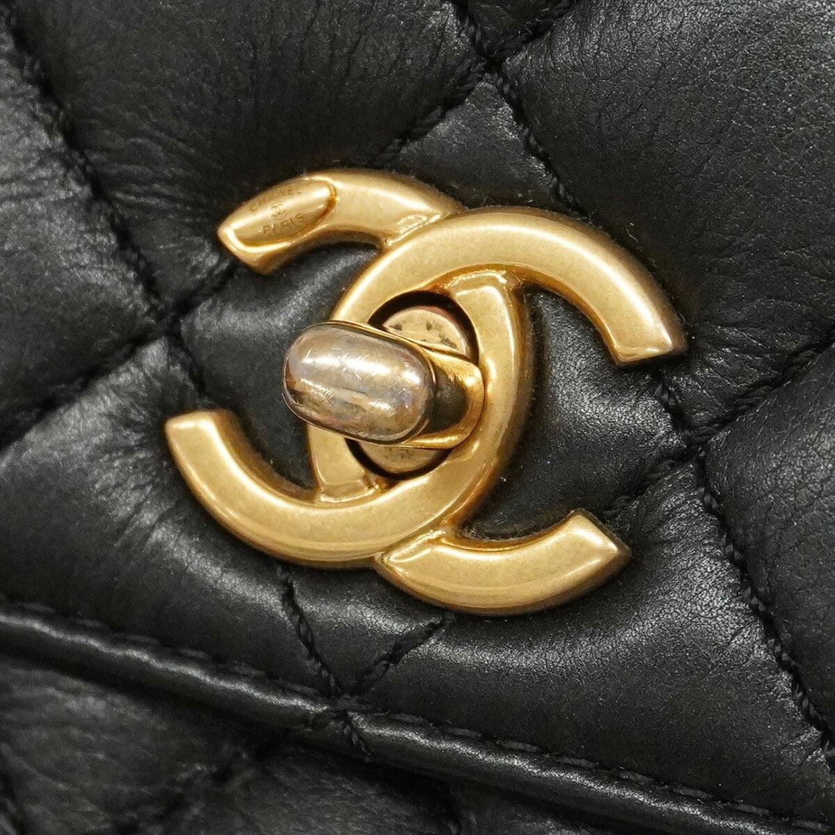 Chanel Black Leather Handbag (Pre-Owned)