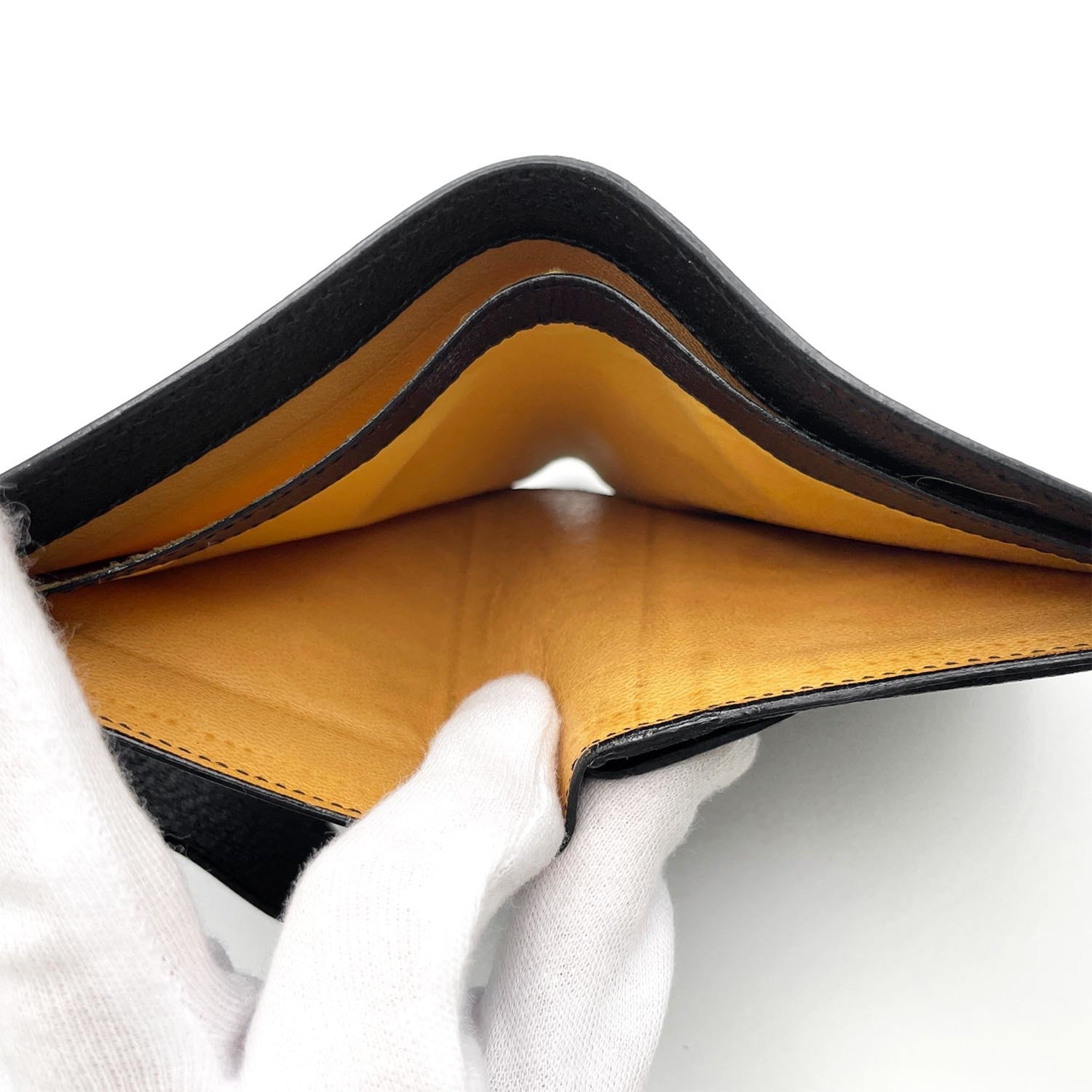 Gucci Black Leather Wallet (Tri-Fold) (Pre-Owned)