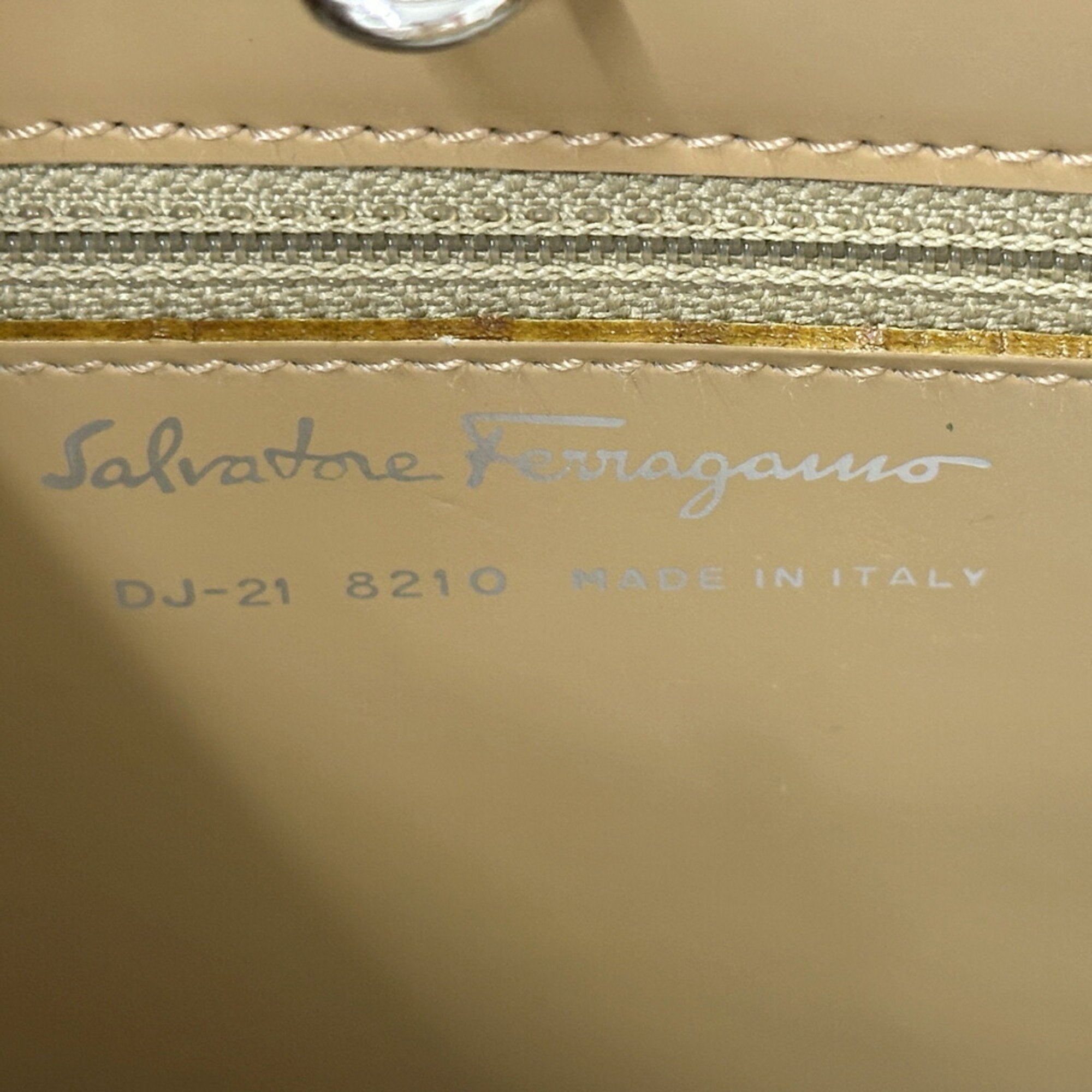 Salvatore Ferragamo Beige Leather Handbag (Pre-Owned)