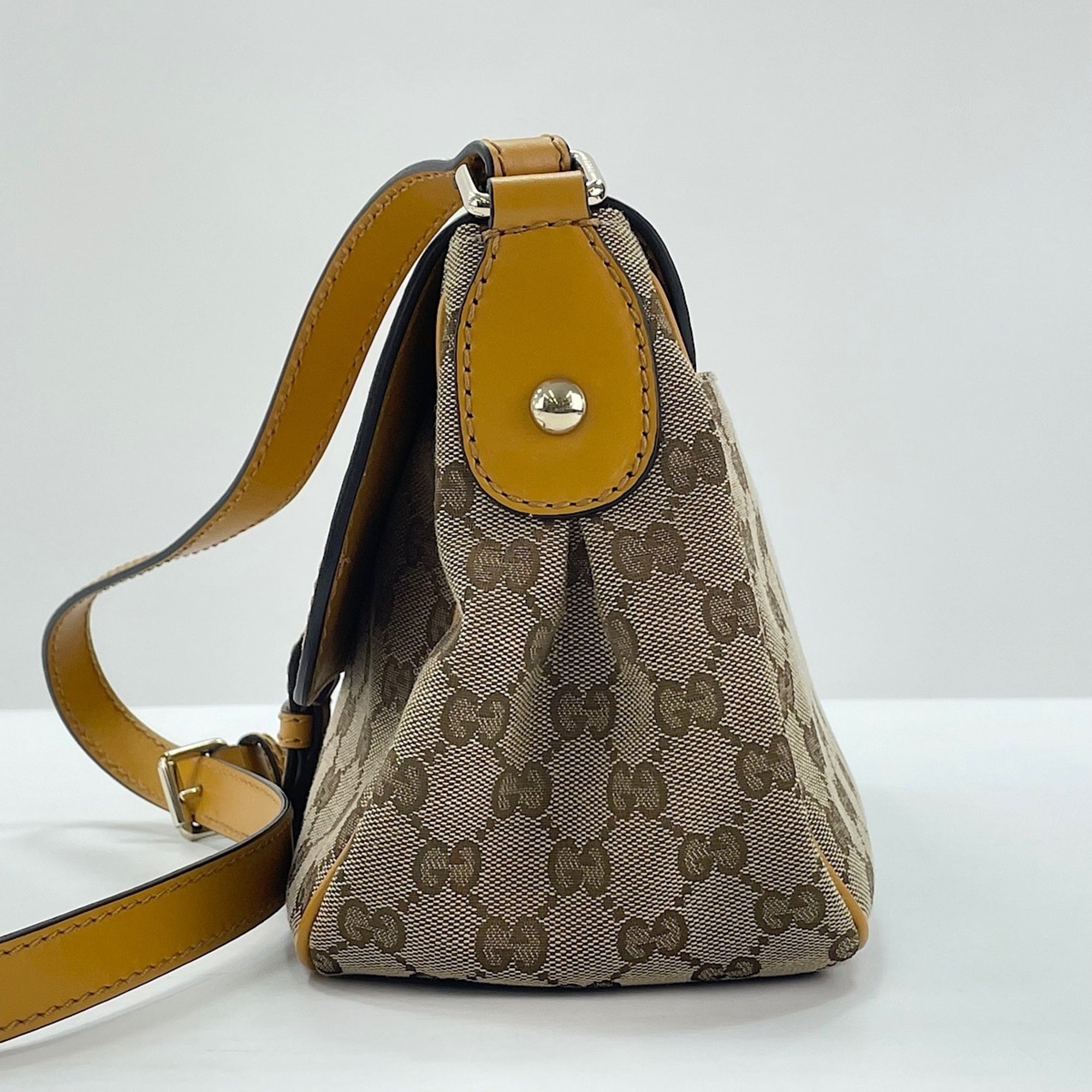 Gucci Sukey Yellow Shoulder Bag (Pre-Owned)