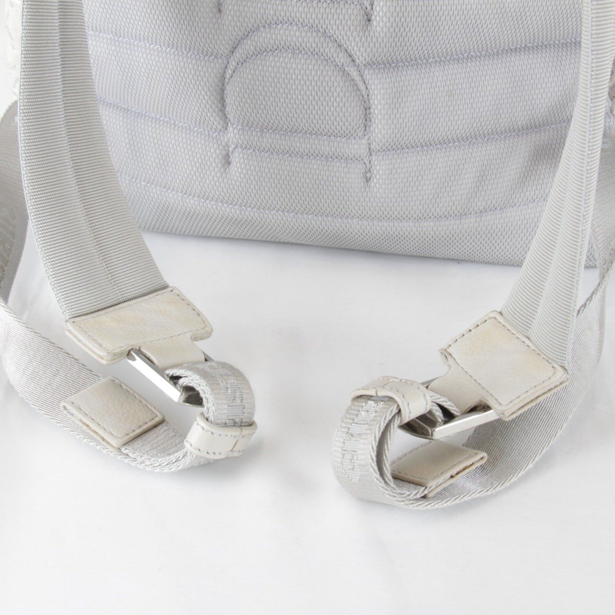 Christian Dior White Canvas Leather Backpack (Pre-Owned)