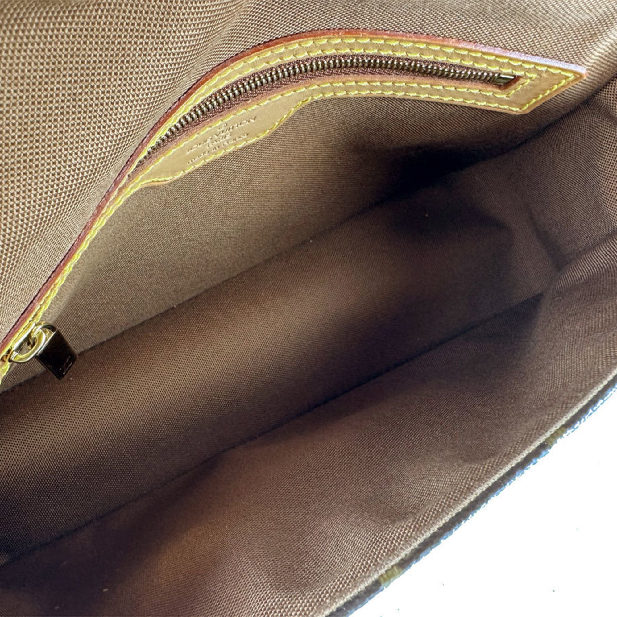 Louis Vuitton Brown Monogram Monogram Shoulder Bag (Pre-Owned)