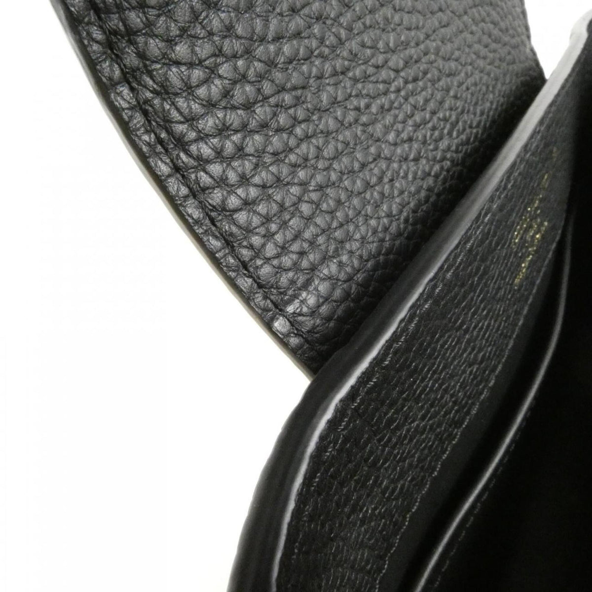 Louis Vuitton Black Leather Handbag (Pre-Owned)