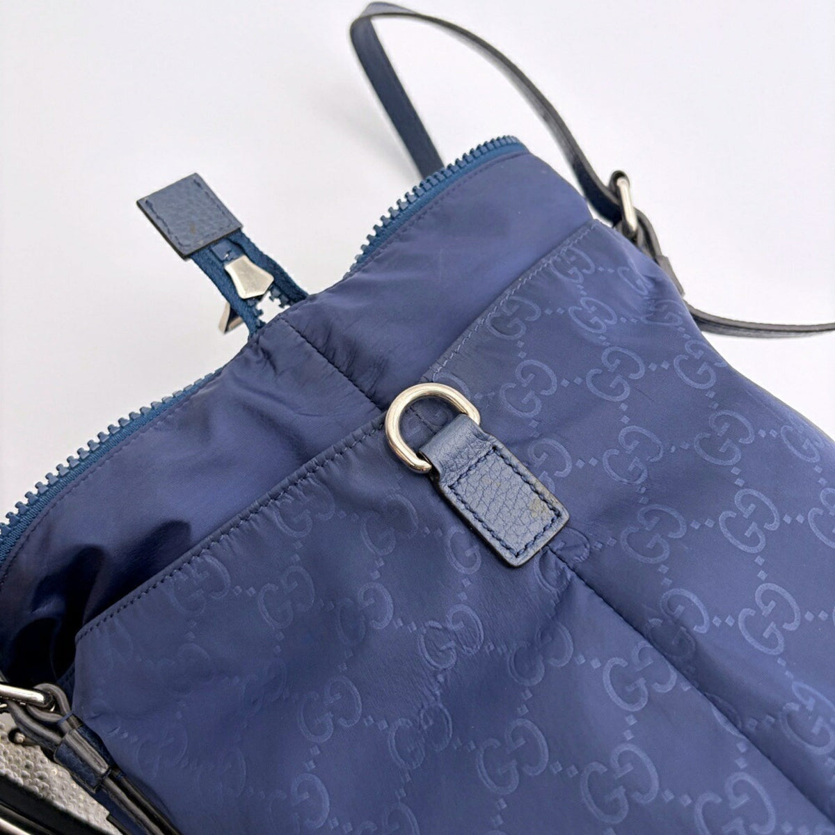 Gucci Navy Nylon Leather Tote Bag (Pre-Owned)