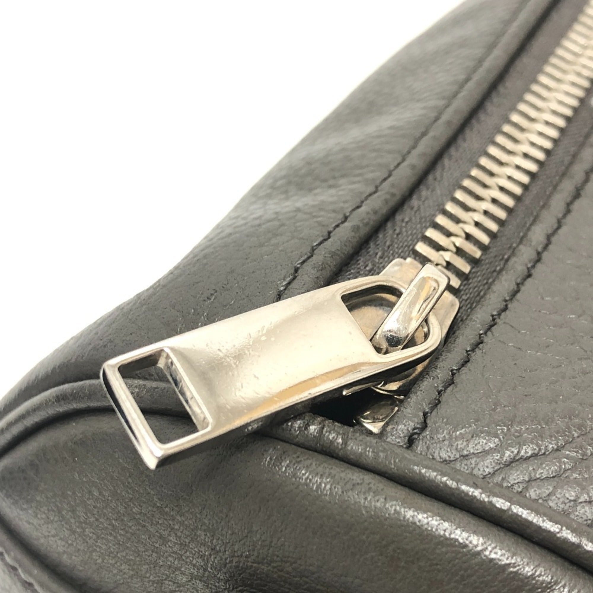 Christian Dior Gray Leather Shoulder Bag (Pre-Owned)