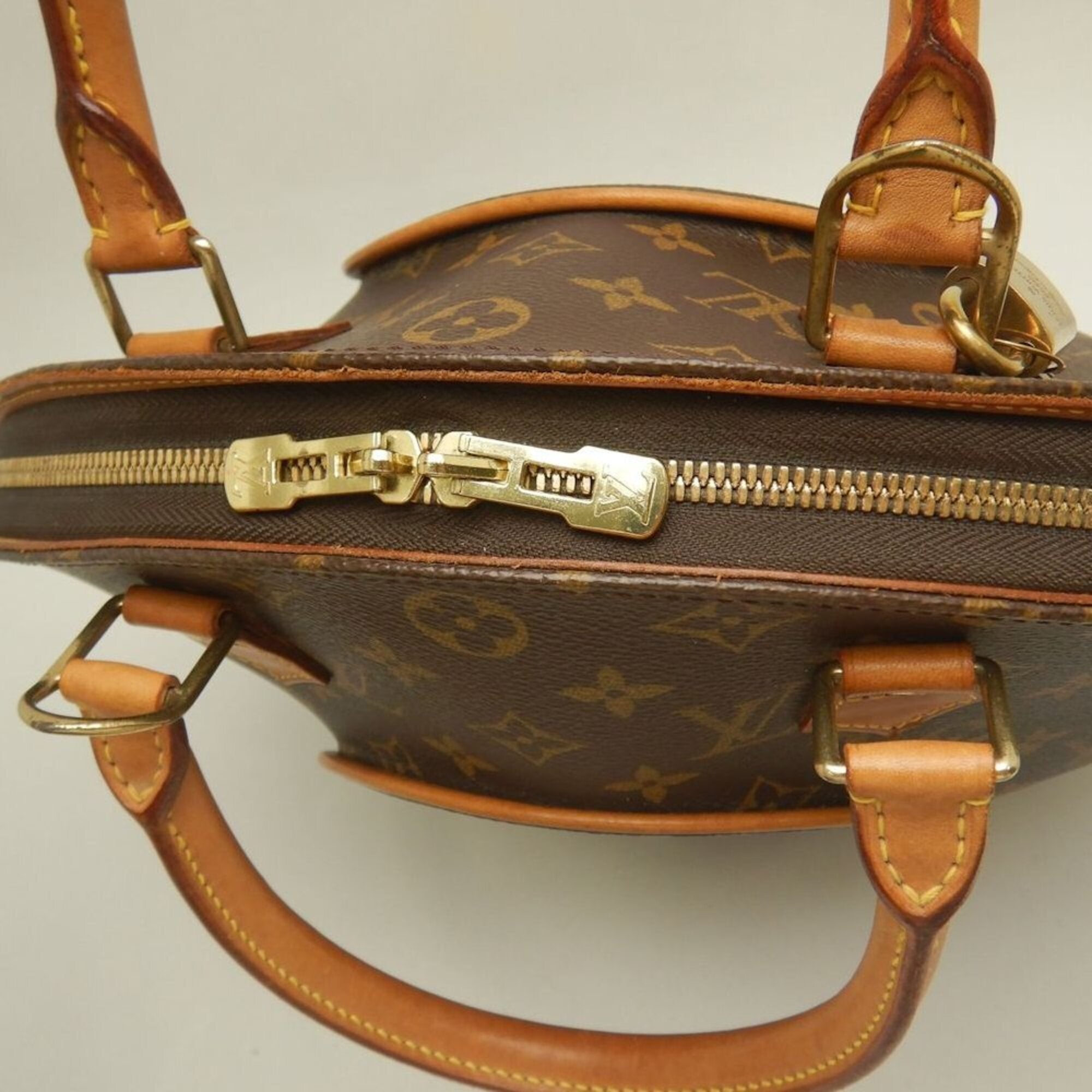 Louis Vuitton Brown Monogram Canvas Handbag (Pre-Owned)