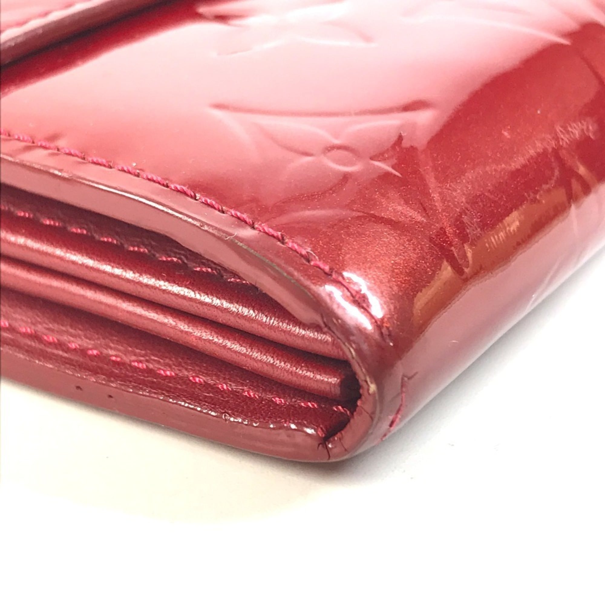 Louis Vuitton Monogram Vernis Pomme D'amour Red Color Monogram Vernis Long Wallet (Bi-Fold) (Pre-Owned)