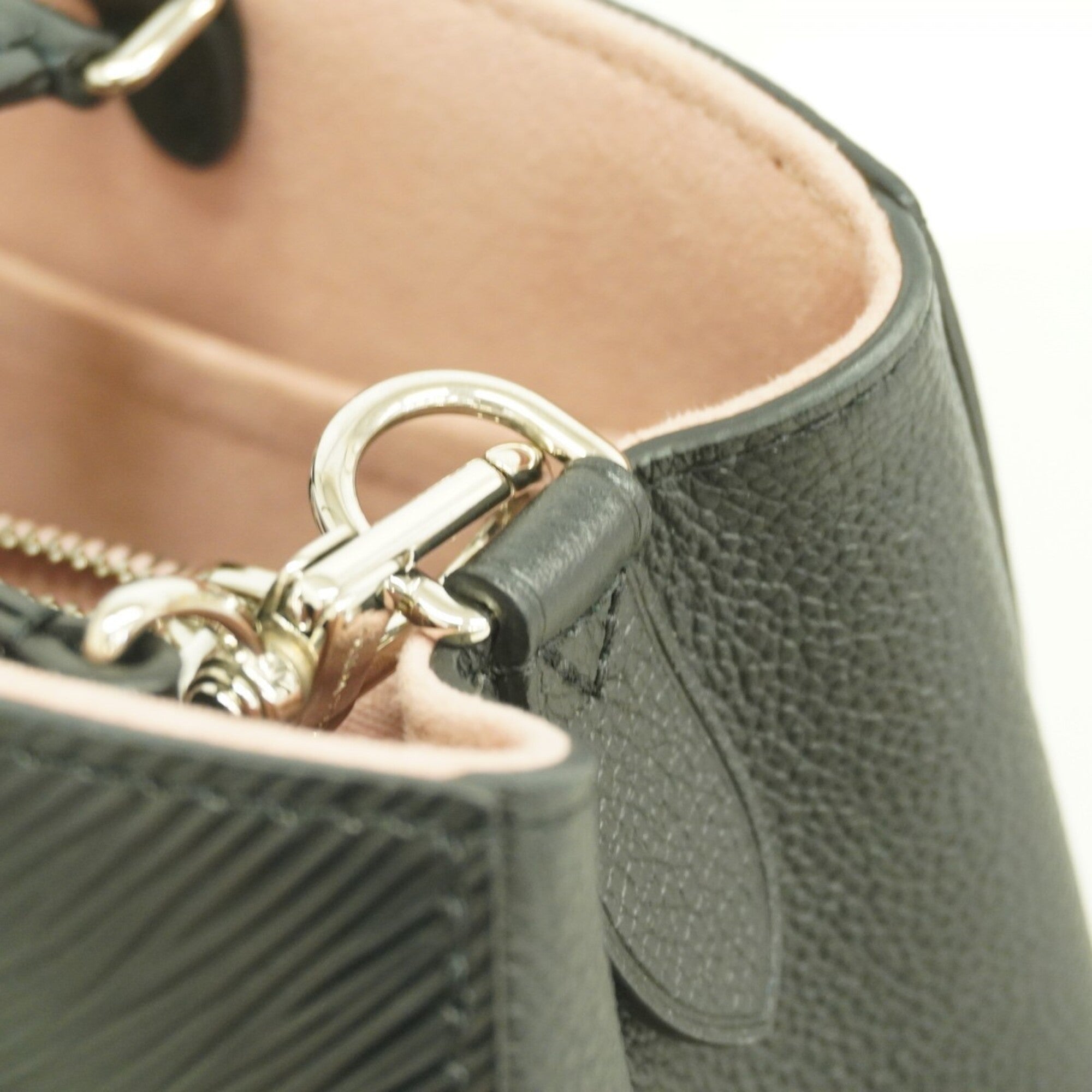 Louis Vuitton Handbag (Pre-Owned)