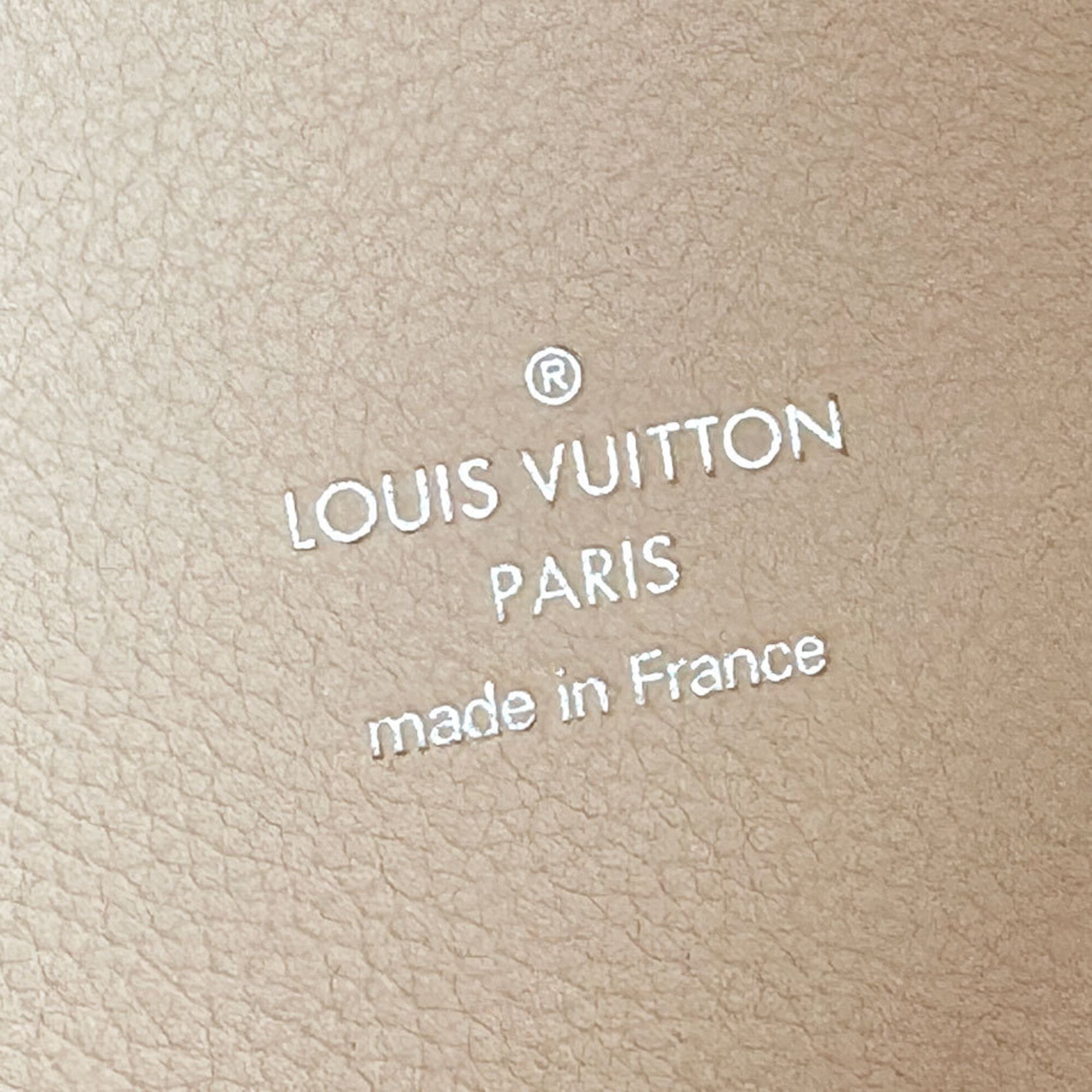 Louis Vuitton Beige Mahina Leather Handbag Shoulder Bag (Pre-Owned)