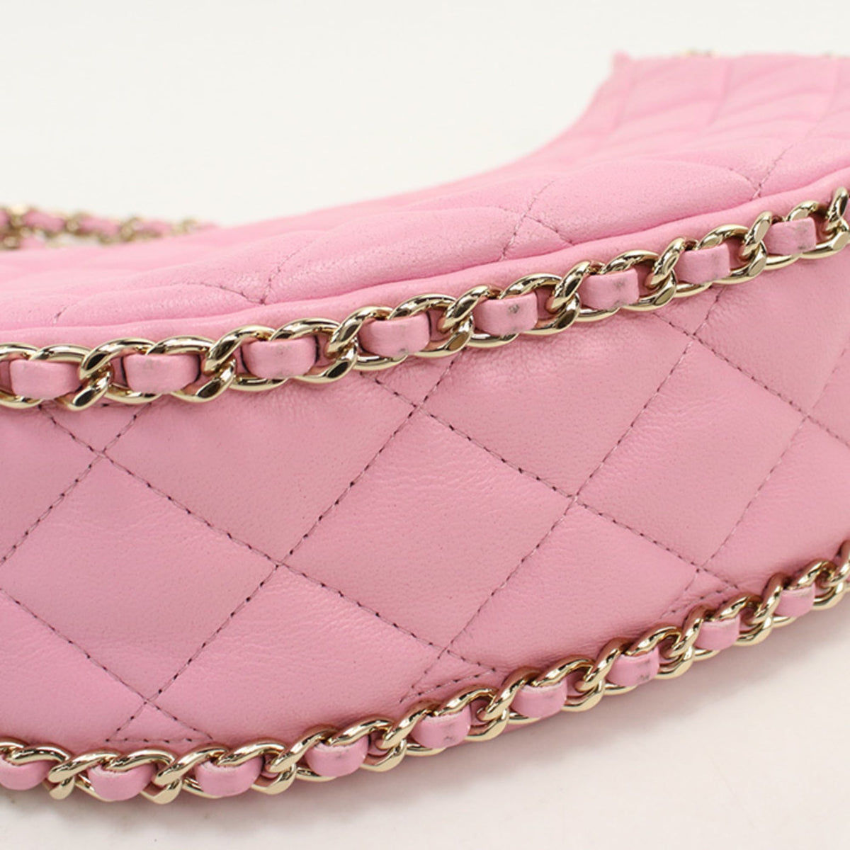Chanel Pink Leather Shoulder Bag (Pre-Owned)