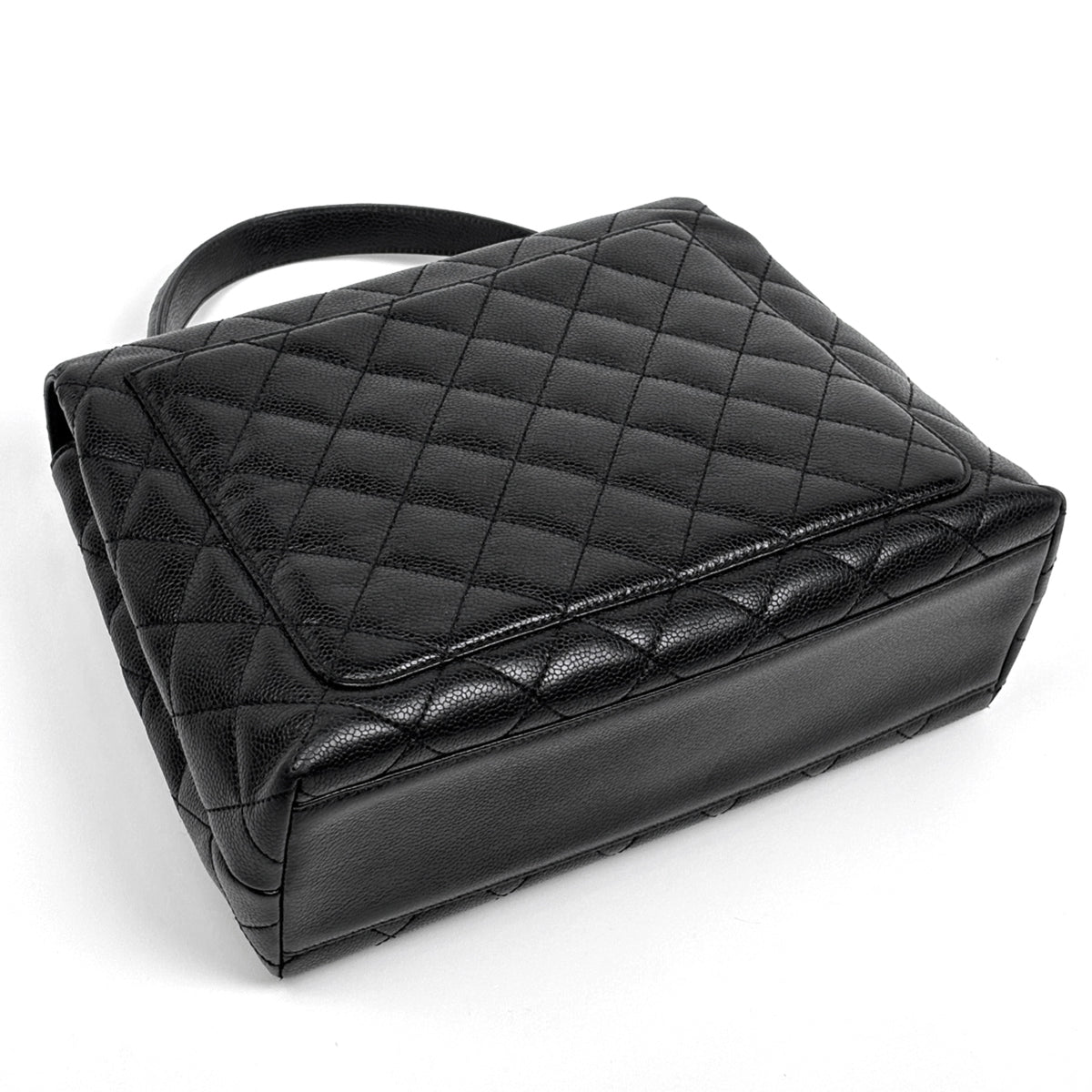 Chanel Matelasse Black Grained Calfskin Handbag (Pre-Owned)
