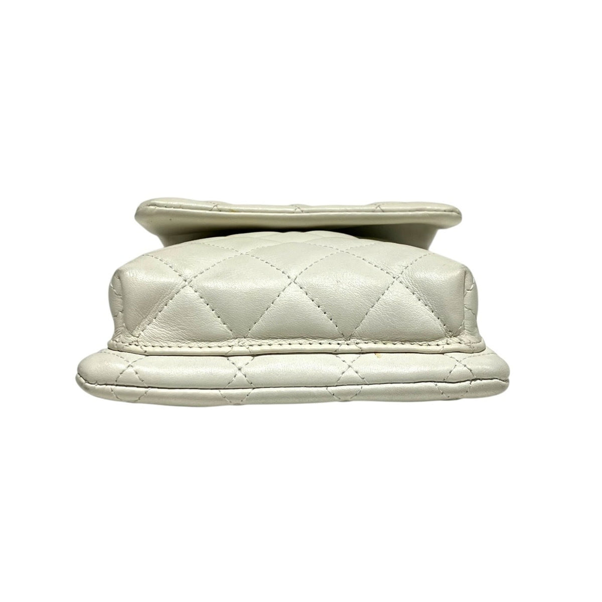 Chanel White Leather Shoulder Bag (Pre-Owned)