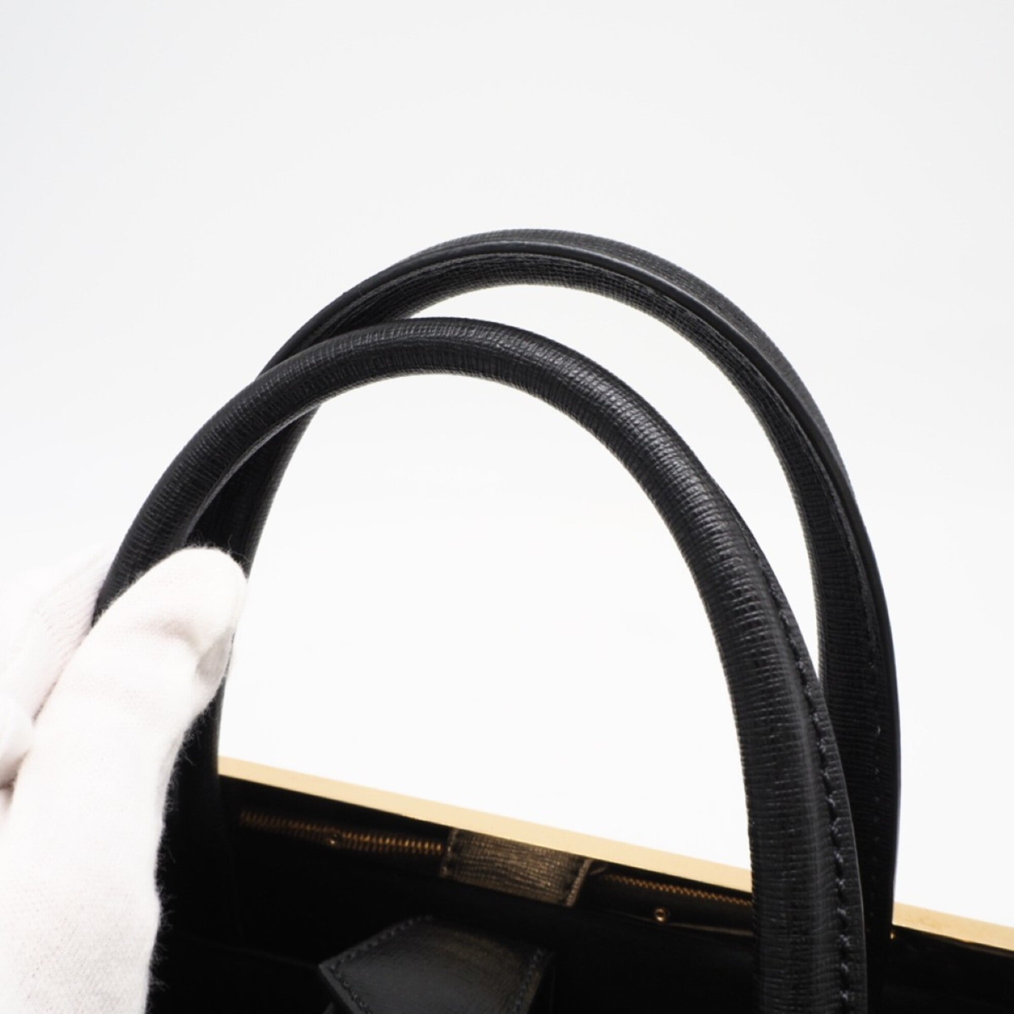 Fendi Black Leather Handbag (Pre-Owned)