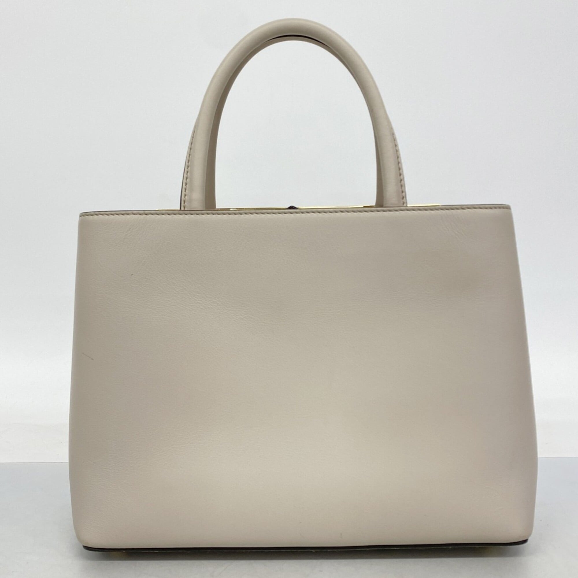 Fendi Beige Leather Handbag (Pre-Owned)