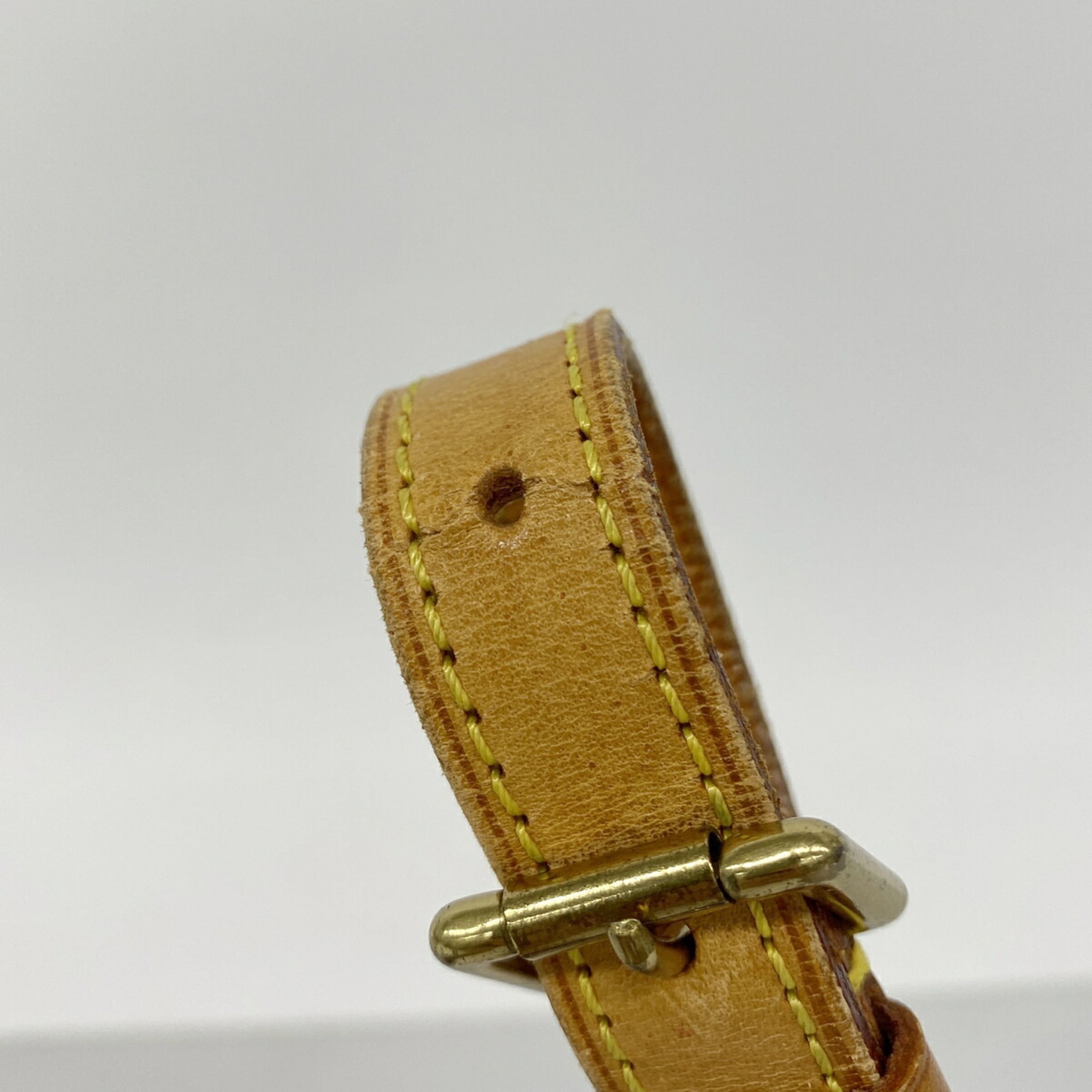 Louis Vuitton Brown Shoulder Bag (Pre-Owned)