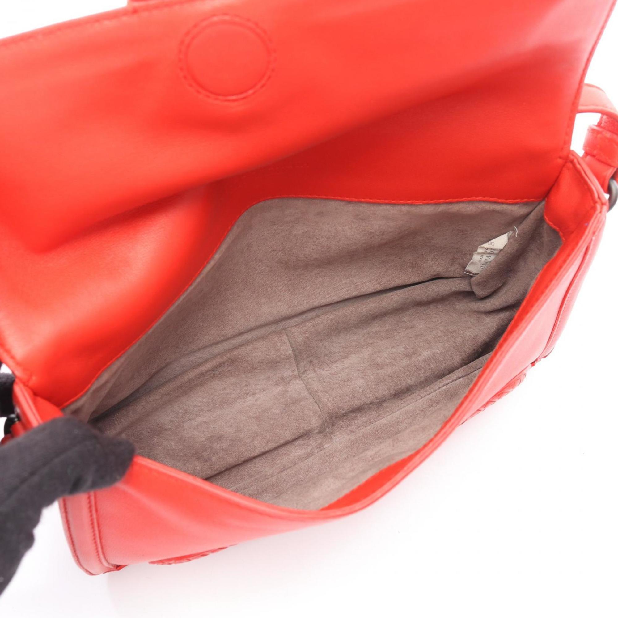 Bottega Veneta Red Color Leather Shoulder Bag (Pre-Owned)