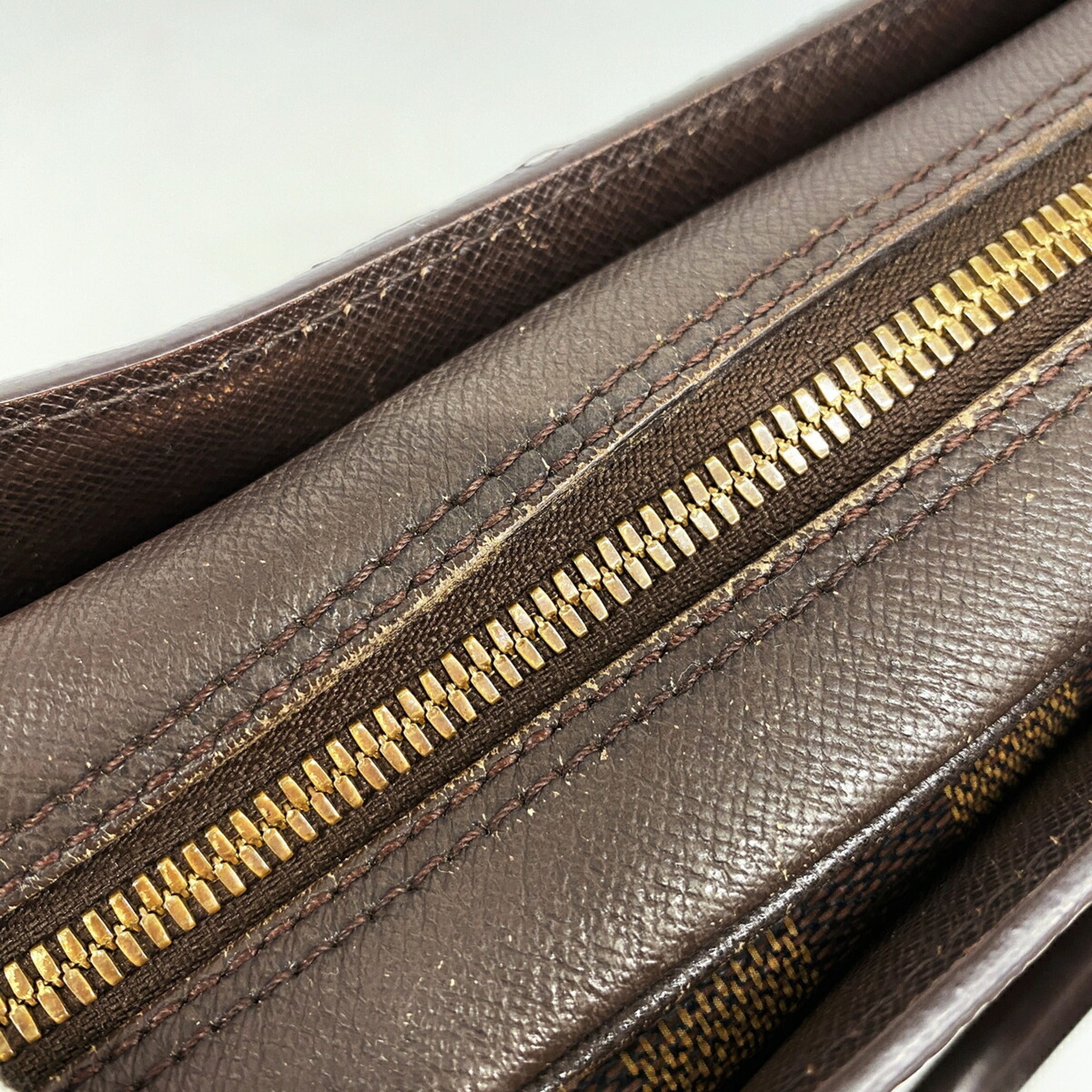 Louis Vuitton Ebene Handbag (Pre-Owned)