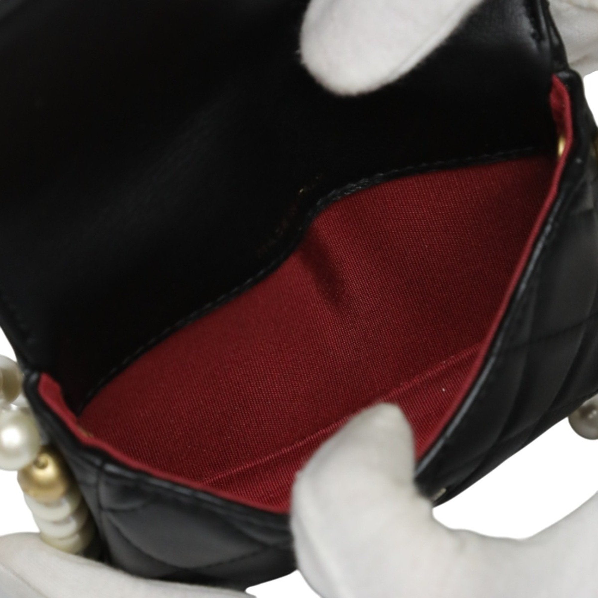 Chanel Matelasse Black Leather Shoulder Bag (Pre-Owned)