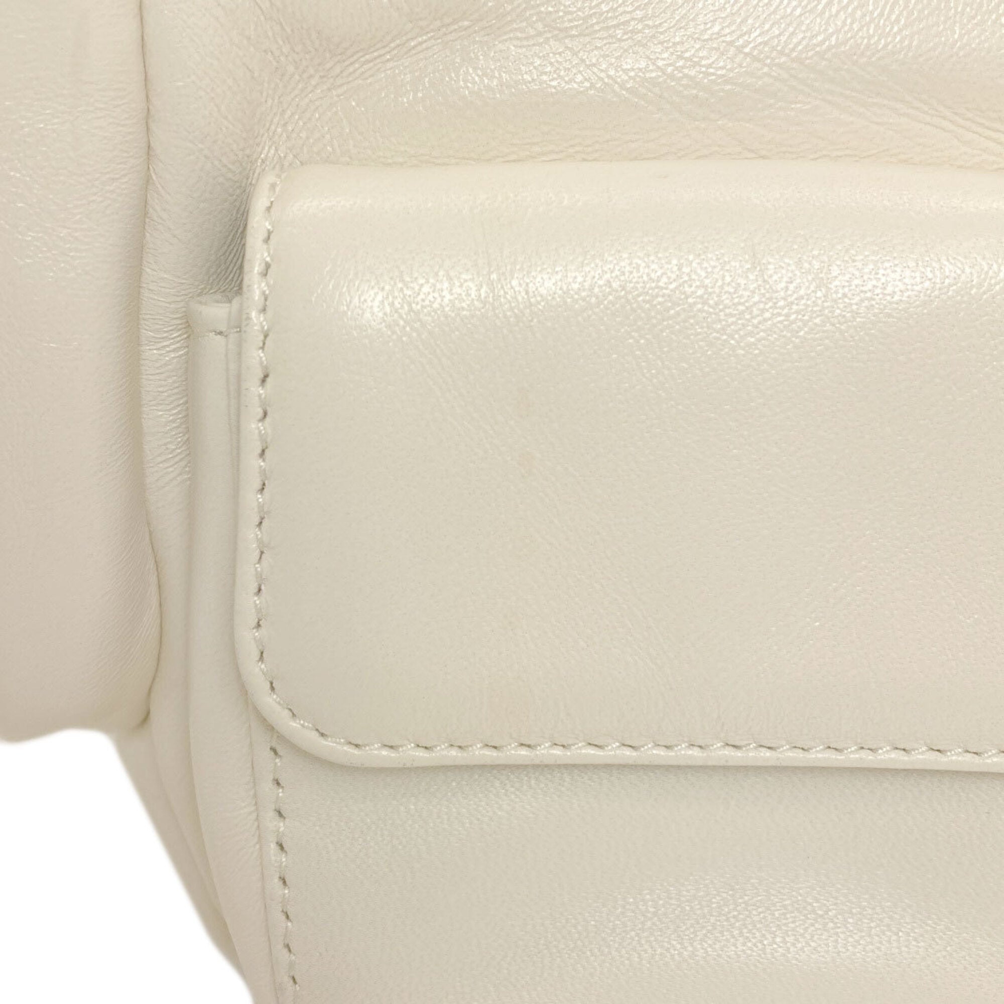 Miu Miu White Leather Handbag (Pre-Owned)