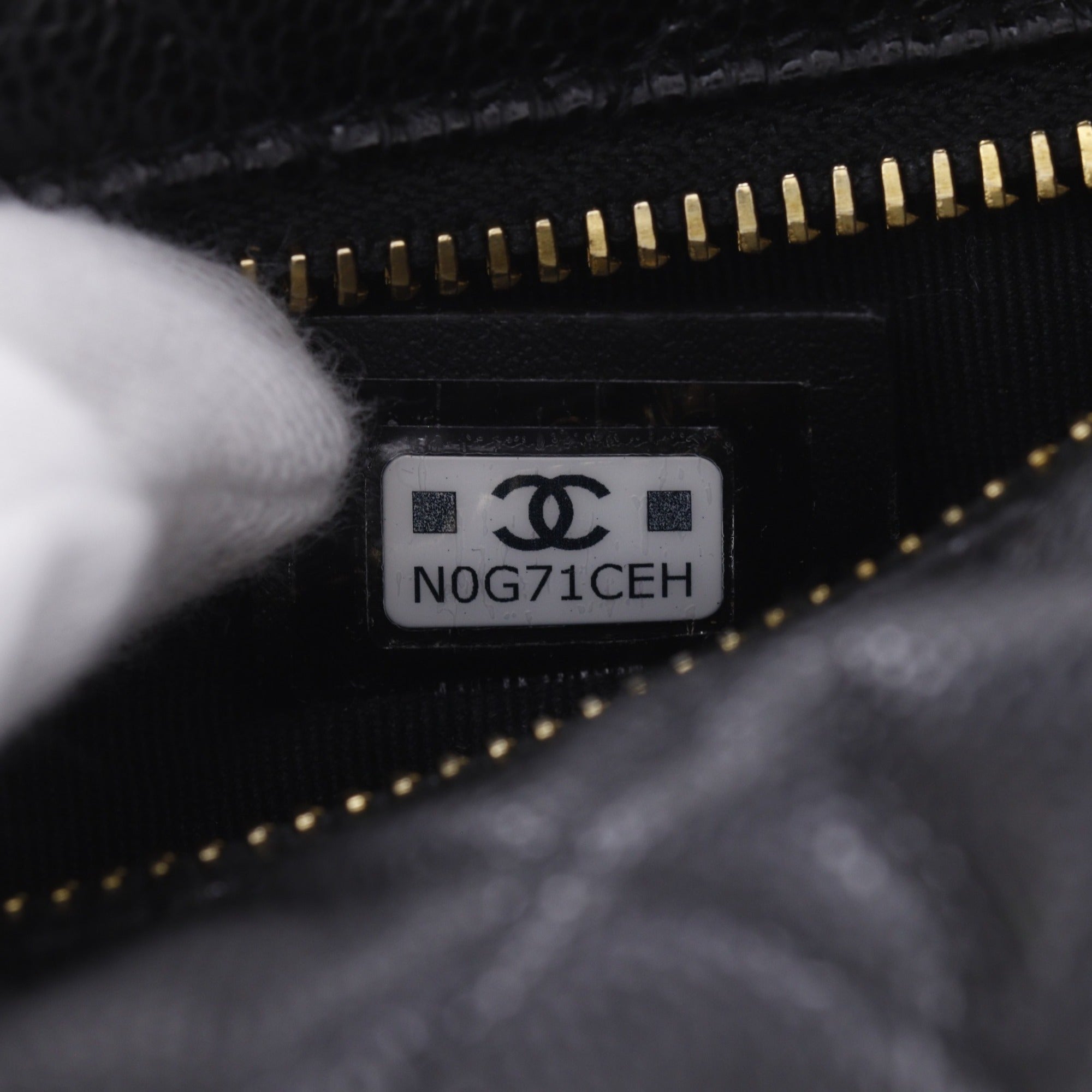 Chanel Matelasse Black Grained Calfskin Handbag (Pre-Owned)
