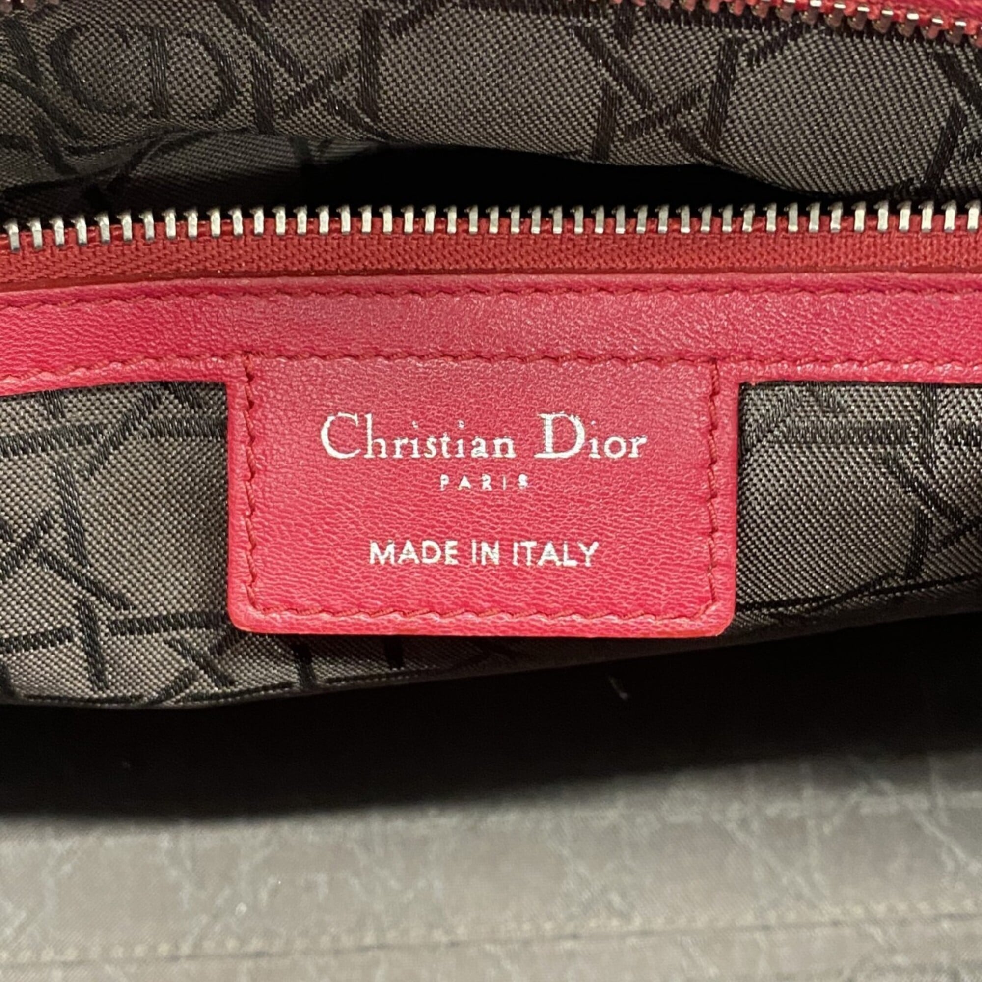 Christian Dior Red Color Leather Handbag (Pre-Owned)