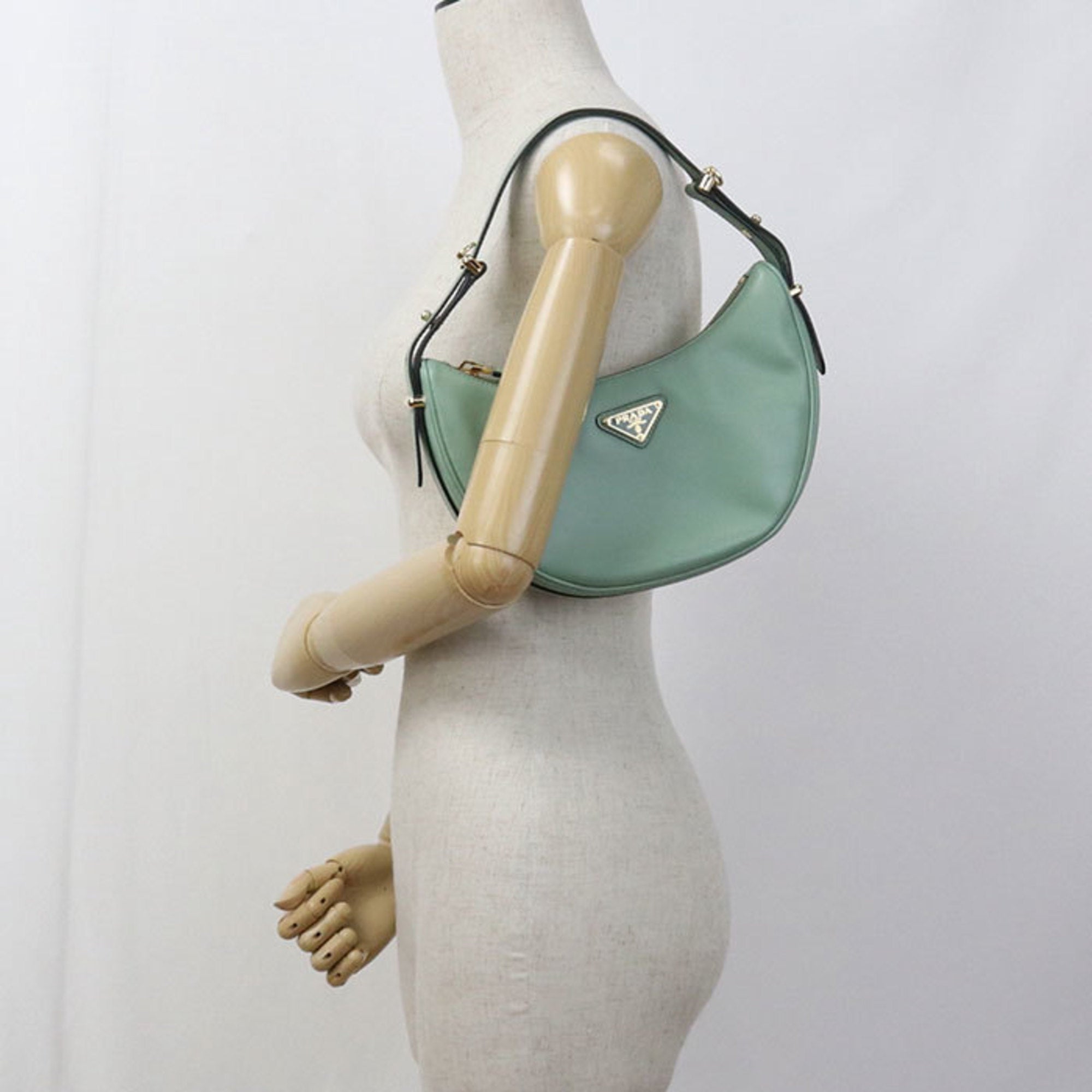 Prada Green Leather Shoulder Bag (Pre-Owned)