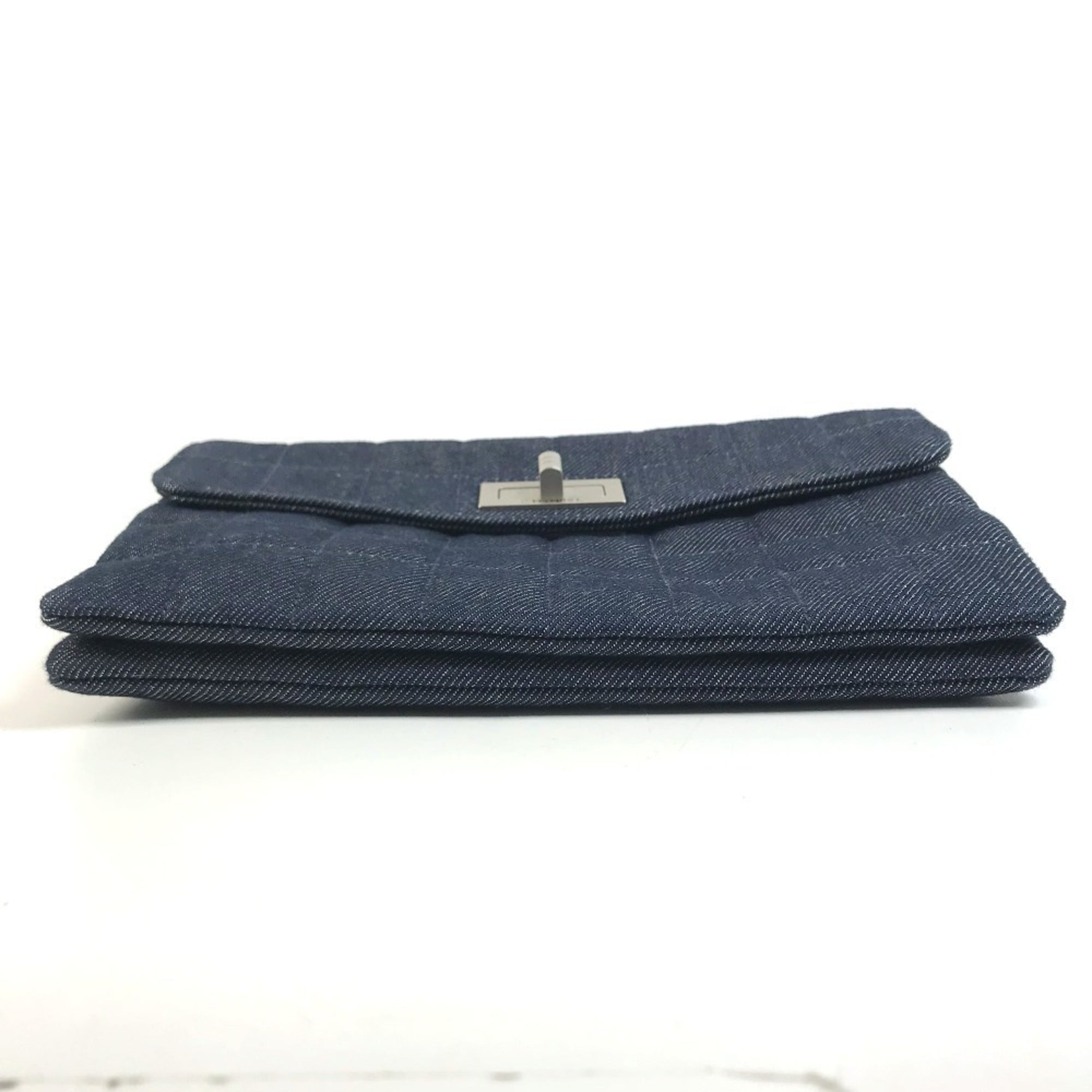 Chanel 2.55 Blue Denim Clutch Bag (Pre-Owned)