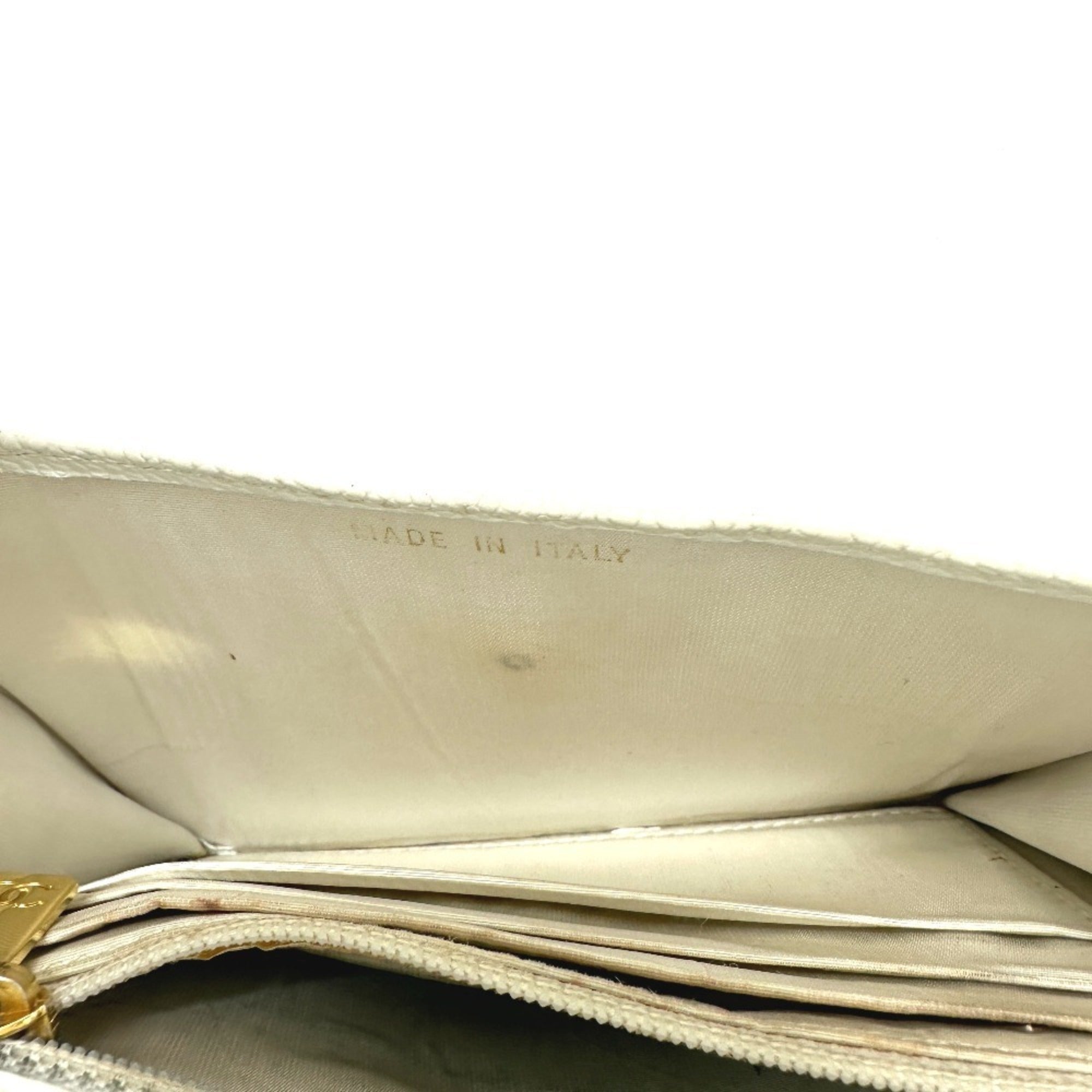 Chanel White Grained Calfskin Wallet (Bi-Fold) (Pre-Owned)