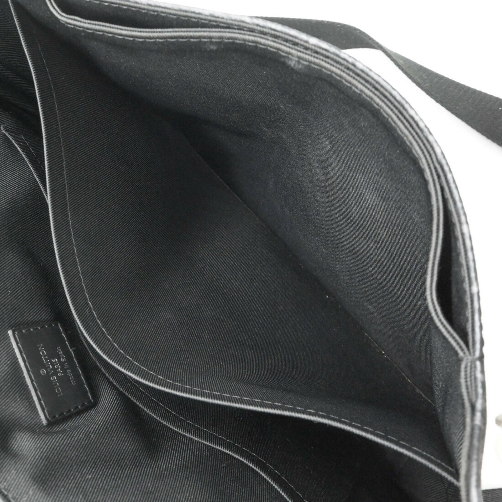 Louis Vuitton Black Monogram Eclipse Messenger Bag Shoulder Bag (Pre-Owned)
