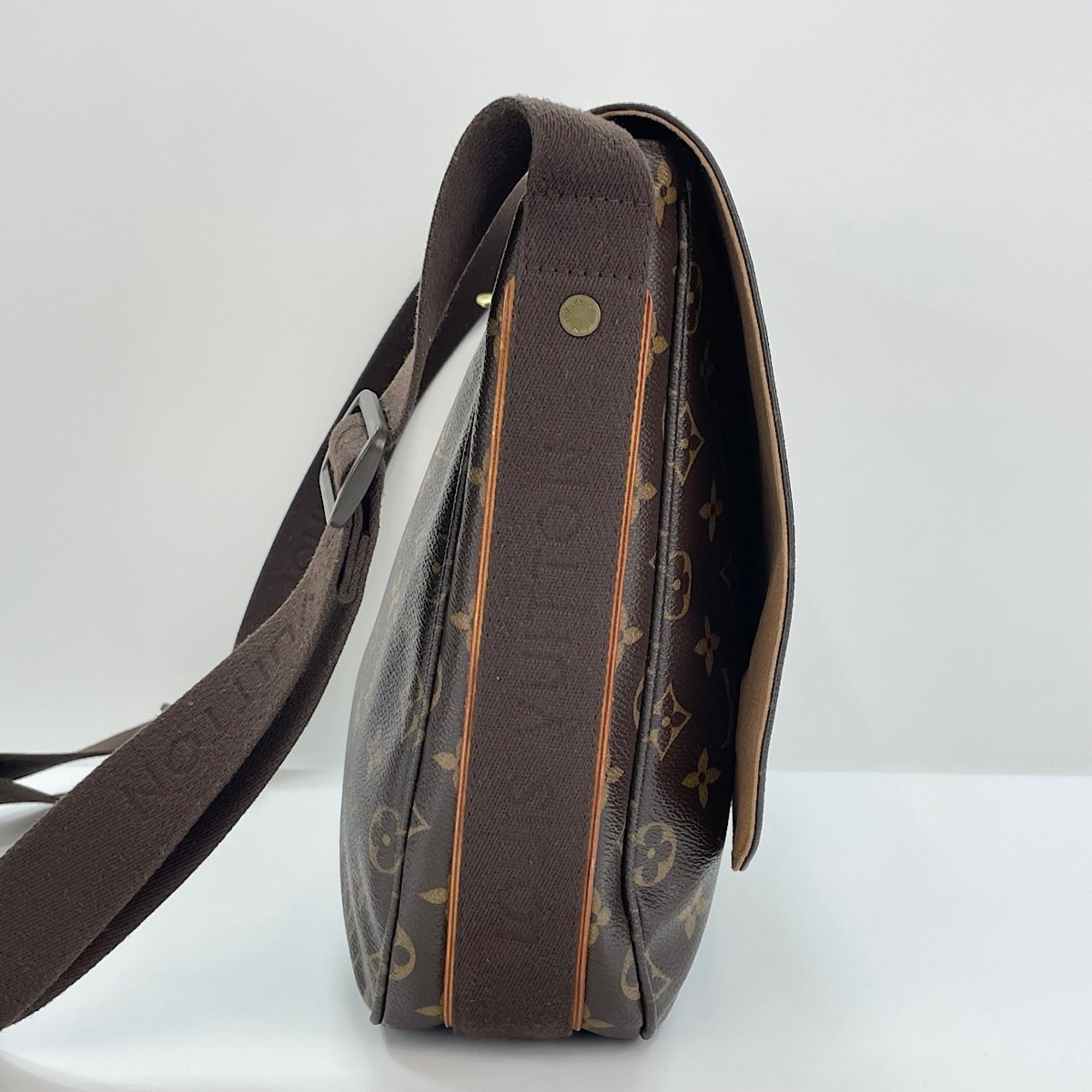 Louis Vuitton Brown Messenger Bag (Pre-Owned)