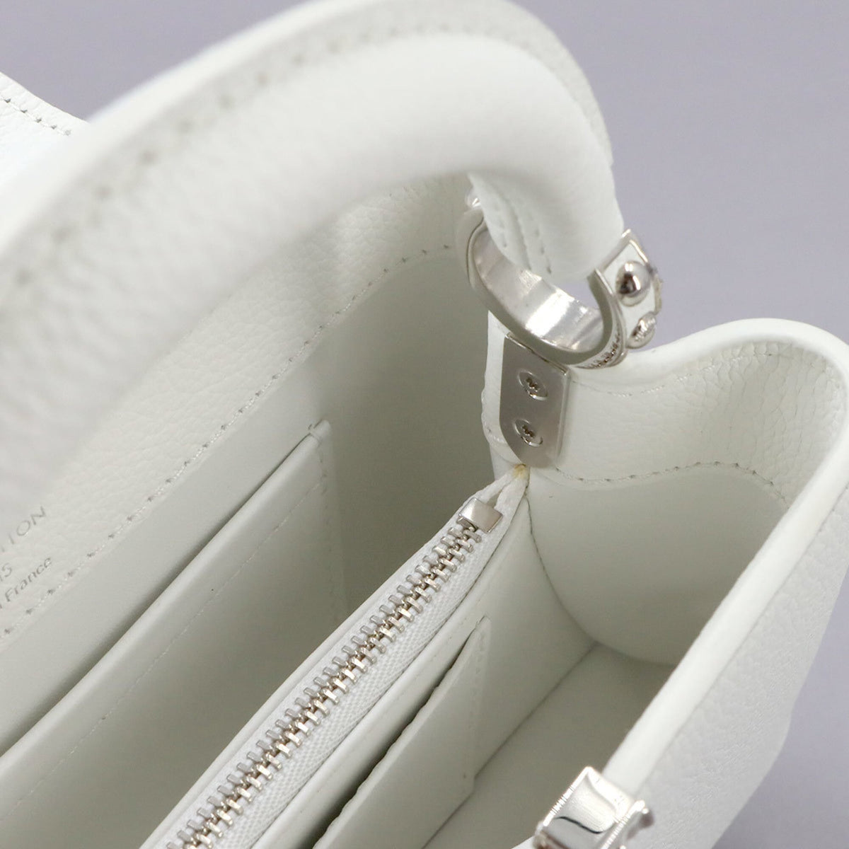 Louis Vuitton Capucines White Handbag (Pre-Owned)