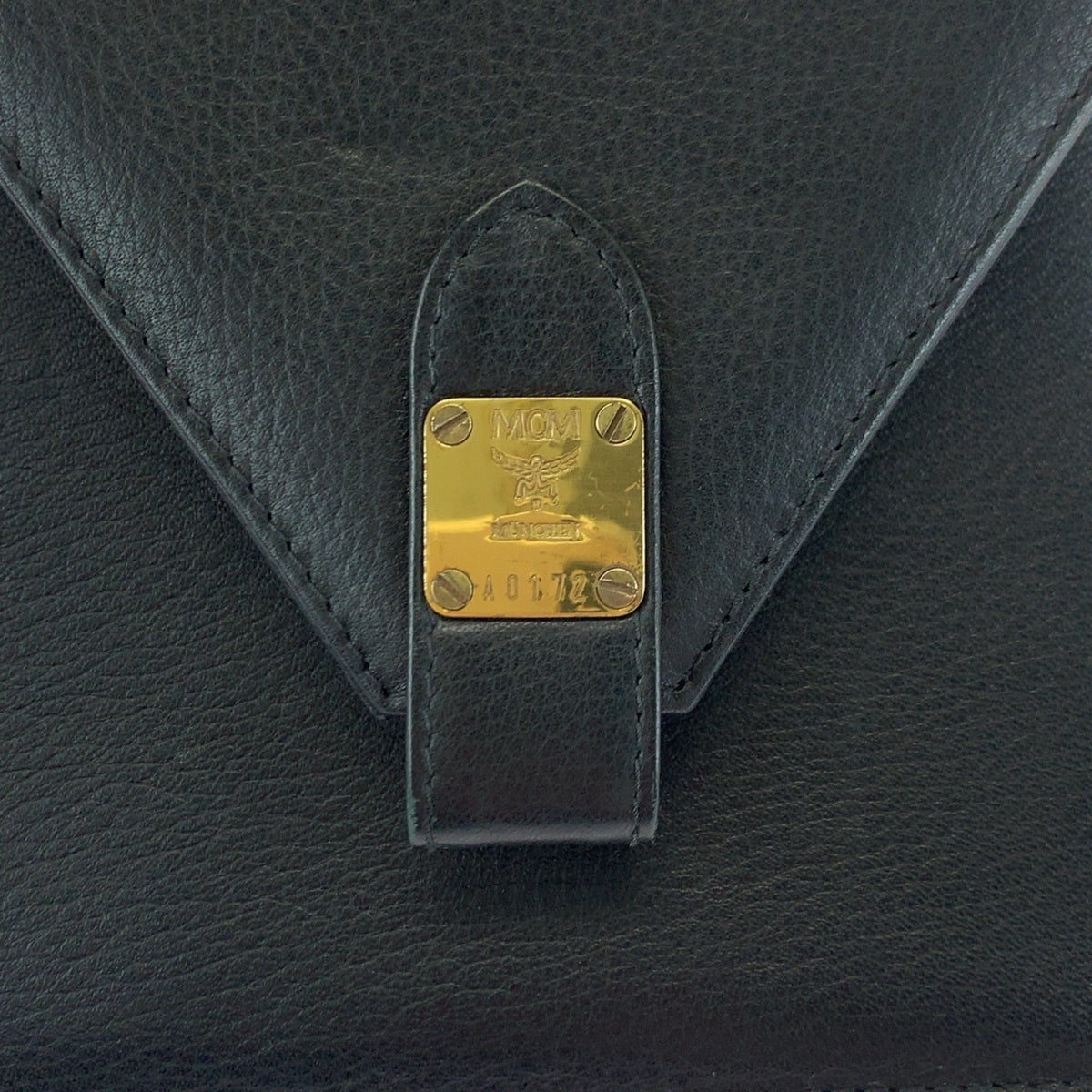 Mcm Black Leather Handbag Shoulder Bag (Pre-Owned)