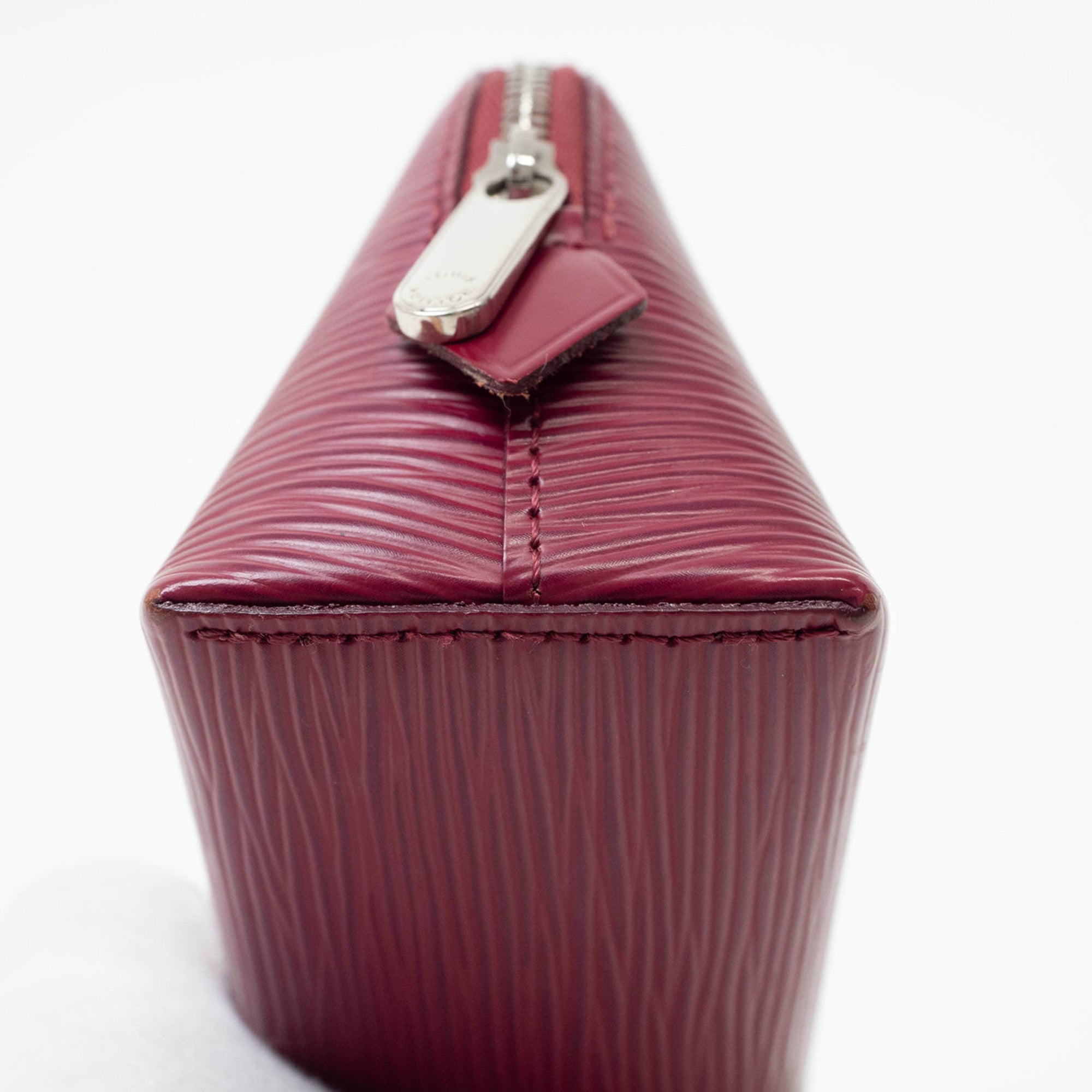 Louis Vuitton Epi Fuchsia Epi Leather Pouch (Pre-Owned)