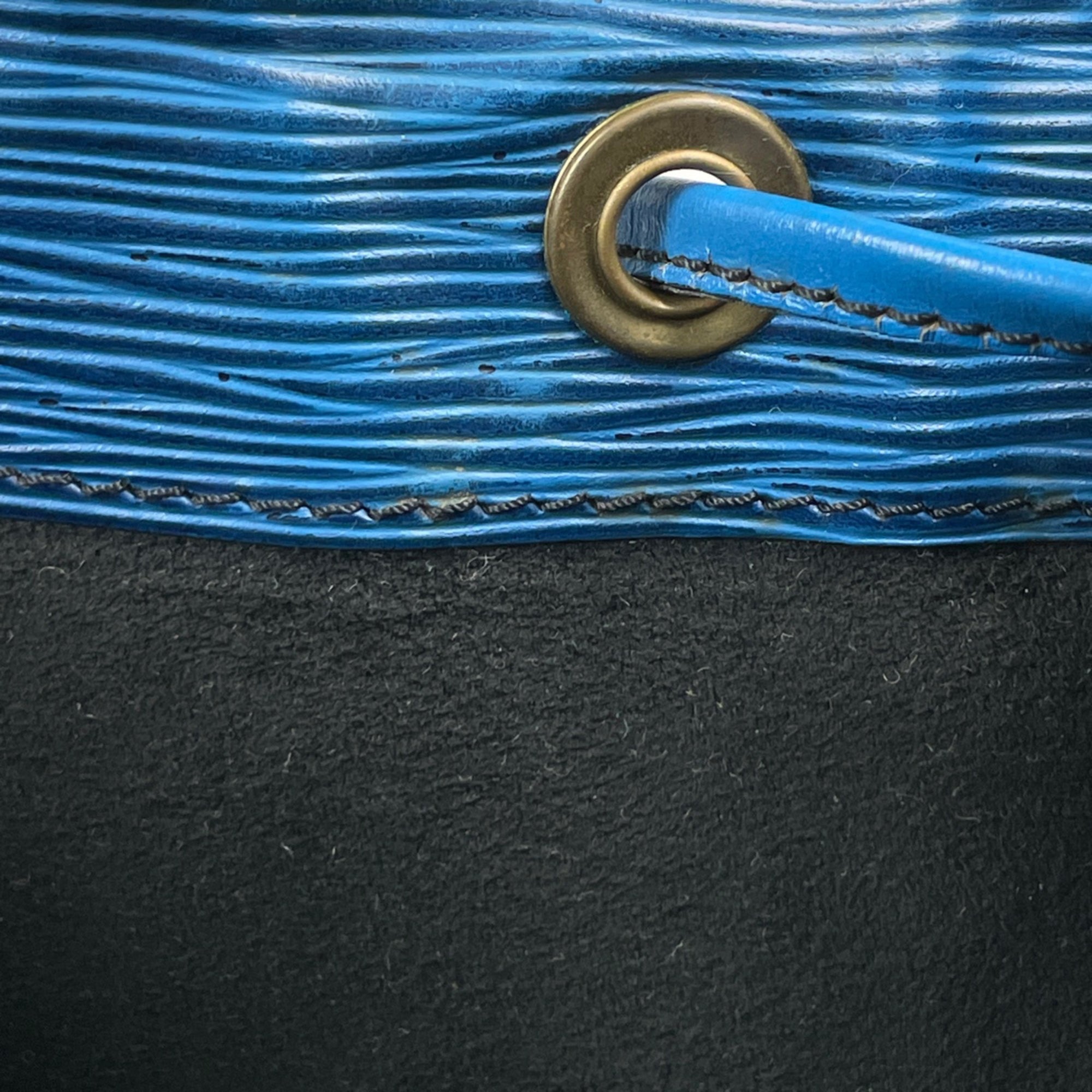 Louis Vuitton Toledo Blue Epi Leather Shoulder Bag (Pre-Owned)